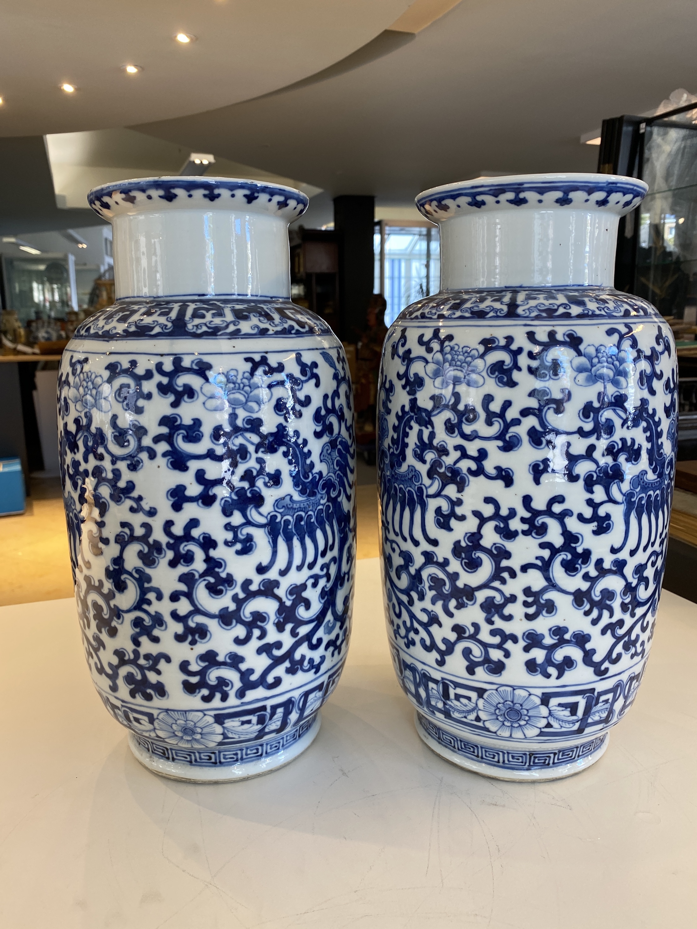 A pair of Chinese blue and white 'phoenix' vases, Kangxi mark, 19th C. - Image 8 of 30