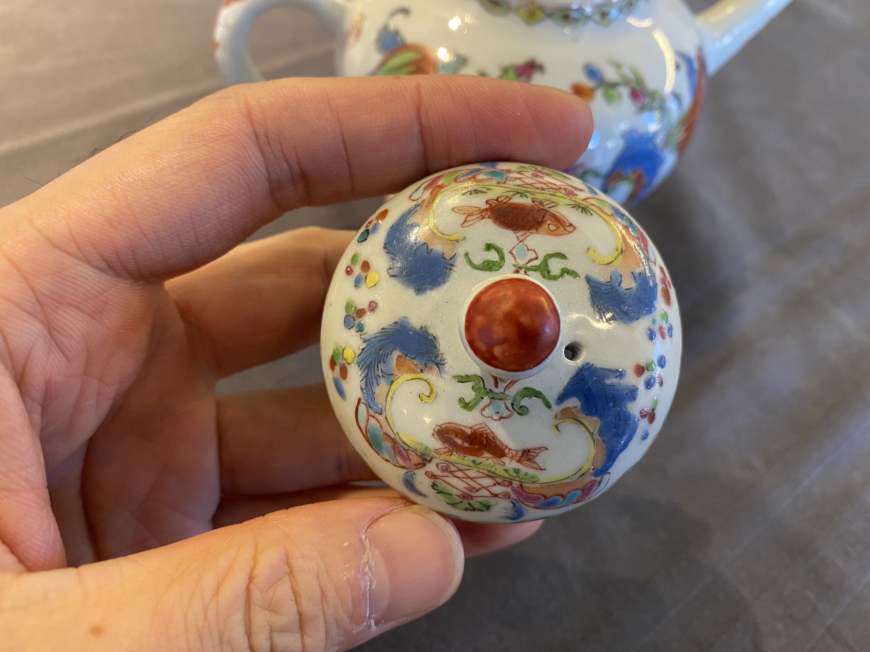 A Chinese famille rose 'Pompadour' teapot and cover, Qianlong - Image 15 of 32