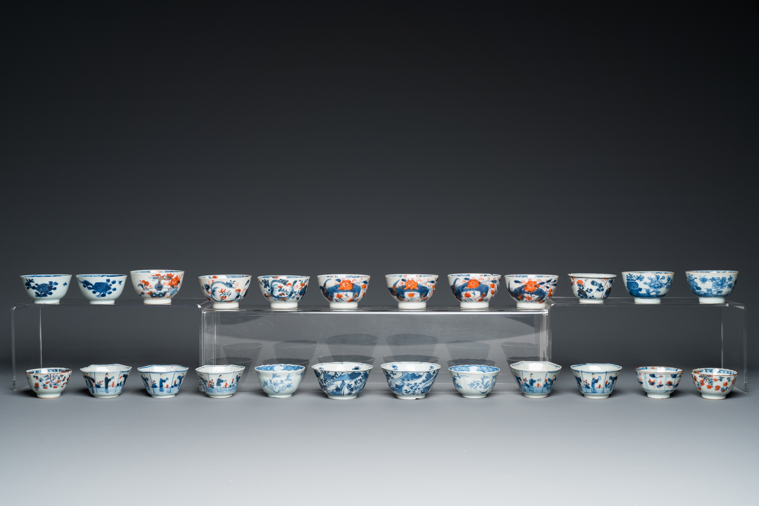 44 Chinese blue, white, famille rose and Imari-style cups and 62 saucers, Kangxi and later - Image 8 of 19