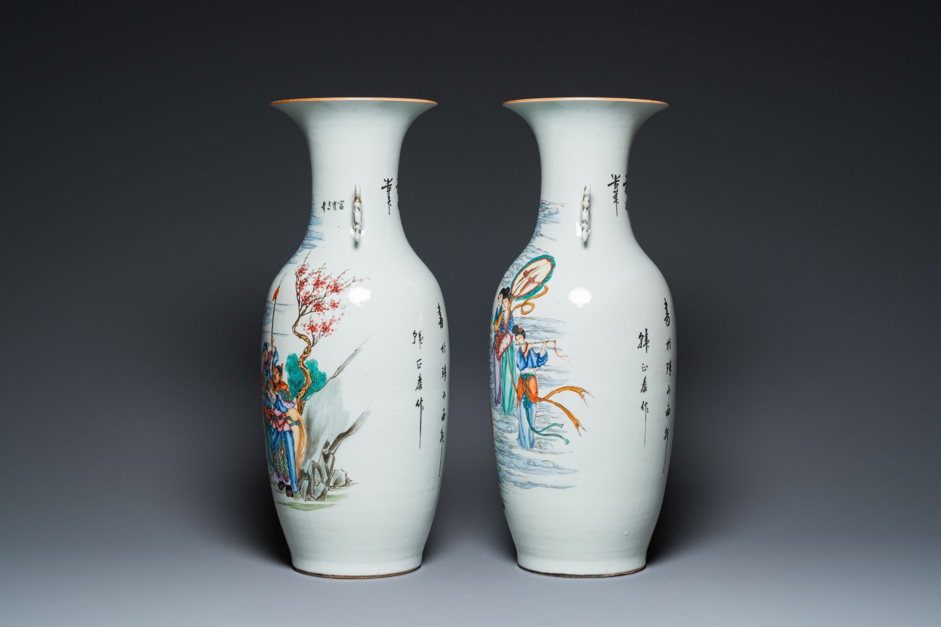 A pair of Chinese famille rose mythological subject vases, signed Han Zhengtai ___, 19/20th C. - Bild 4 aus 23