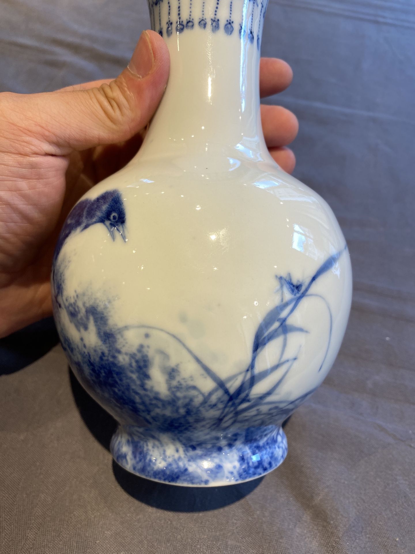 A Chinese blue and white 'Wang Bu' vase, Yongzheng mark, 20th C. - Image 12 of 22