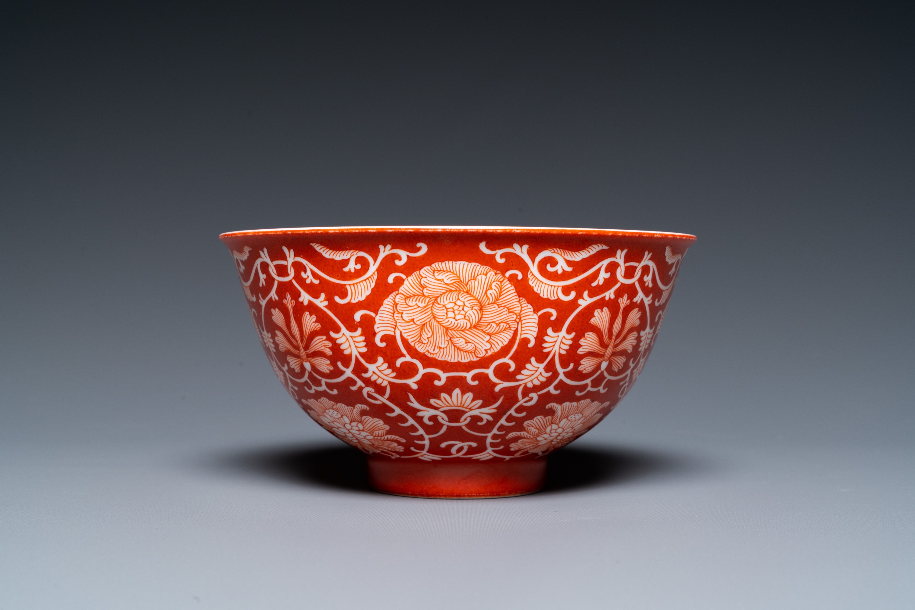 A Chinese coral-ground reserve-decorated 'lotus' bowl, Jiaqing mark, 19/20th C. - Image 3 of 18