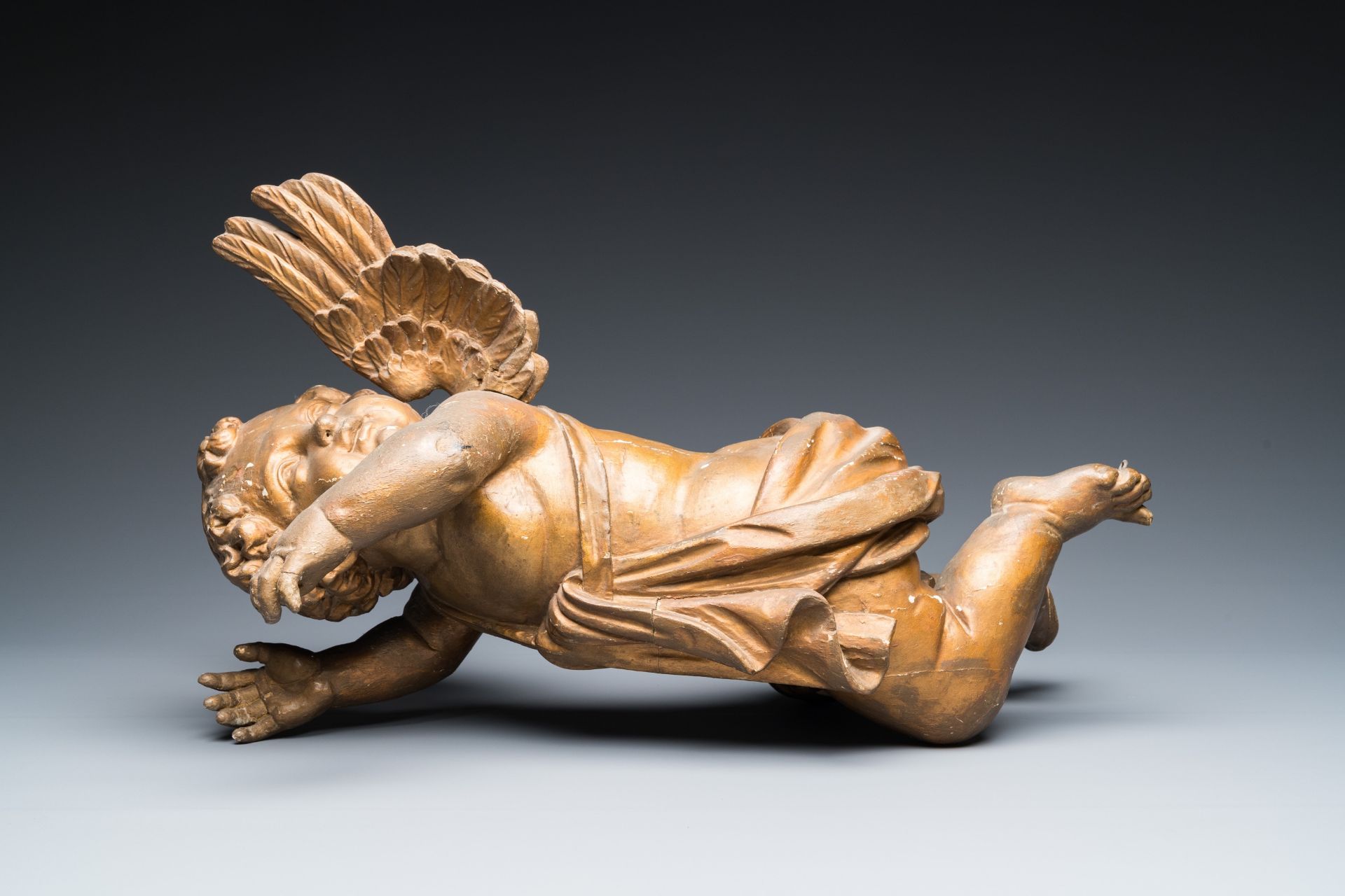 A pair of gilded wooden winged cherubs, probably Flanders, 1st half 18th C. - Image 8 of 11