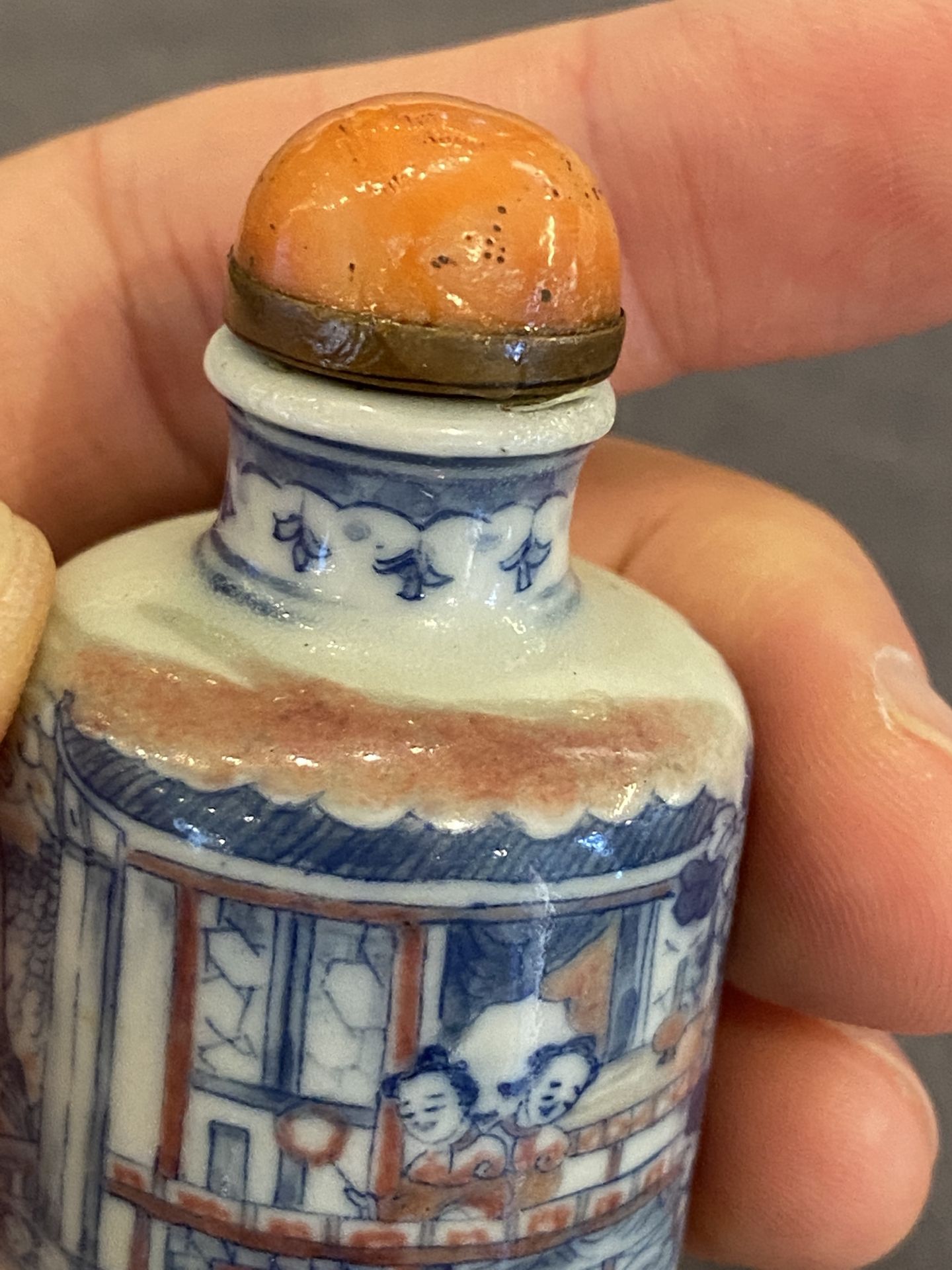 A Chinese blue, white and copper-red snuff bottle, 19th C. - Image 16 of 16