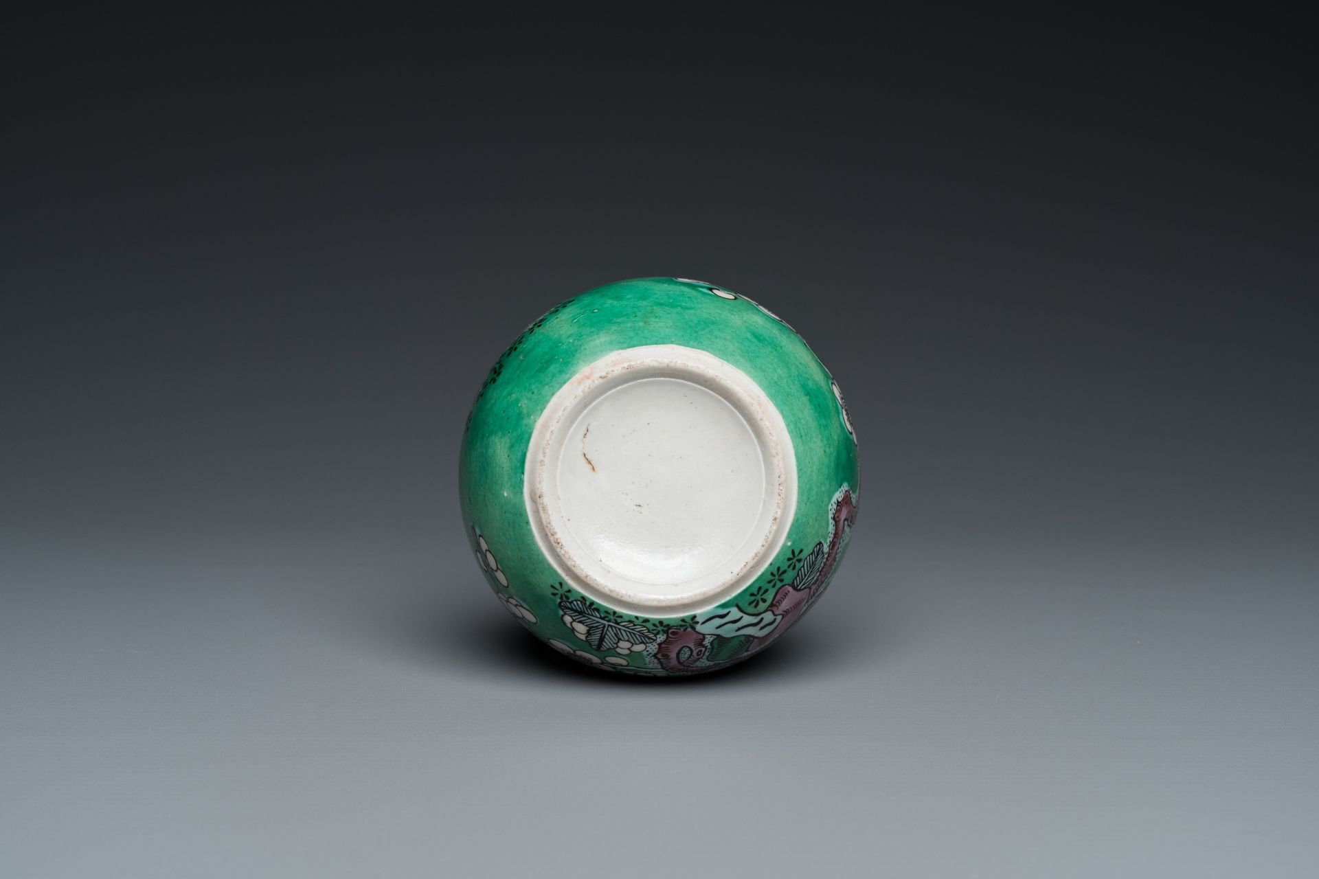 A Chinese verte biscuit 'prunus flowers' water pot, 19th C. - Image 7 of 7