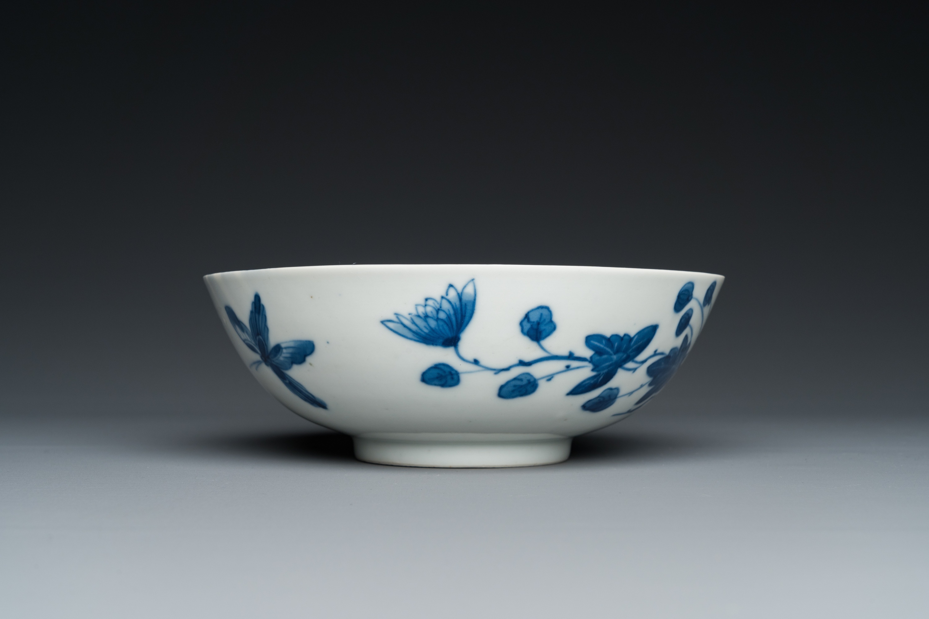 A Chinese blue and white 'Bleu de Hue' bowl for the Vietnamese market, Nh__c th‰m tr‰n tˆng mark ___ - Image 5 of 14