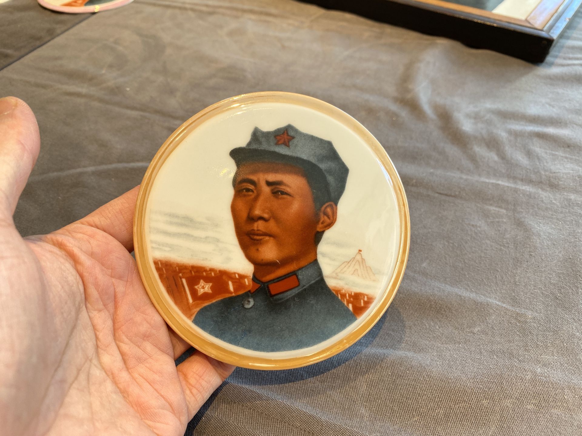 Nine Chinese communist portrait medallions and a plaque depicting Karl Marx, 20th C. - Image 15 of 23