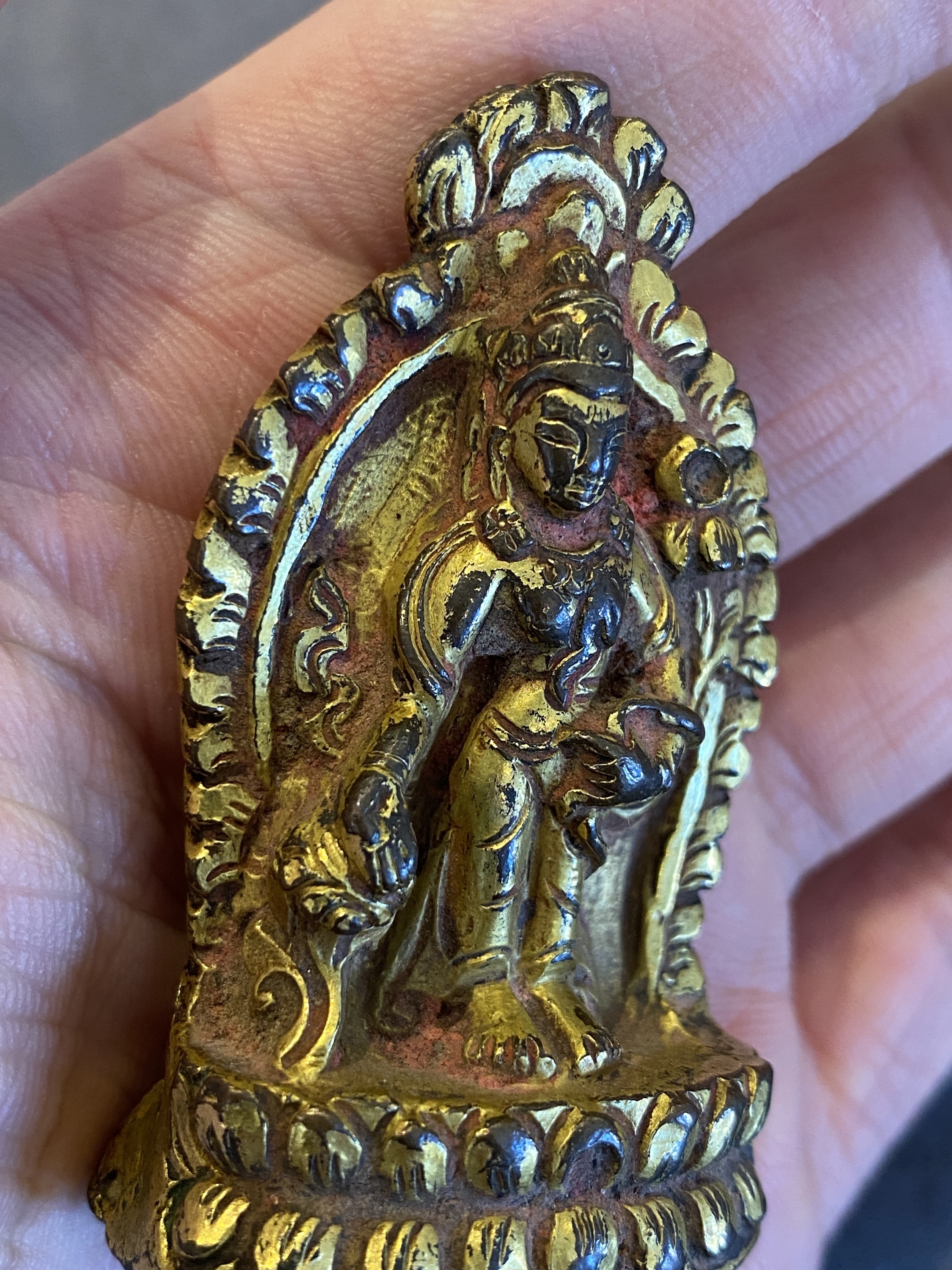 A lacquered gilt bronze miniature Buddha, Tibet or Nepal, 15/16th C. - Image 12 of 12