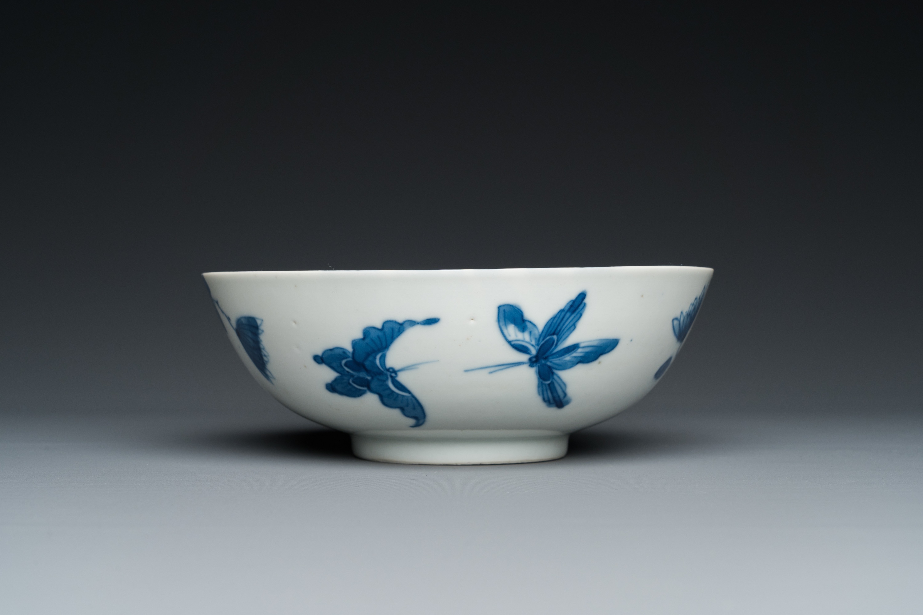 A Chinese blue and white 'Bleu de Hue' bowl for the Vietnamese market, Nh__c th‰m tr‰n tˆng mark ___ - Image 4 of 14