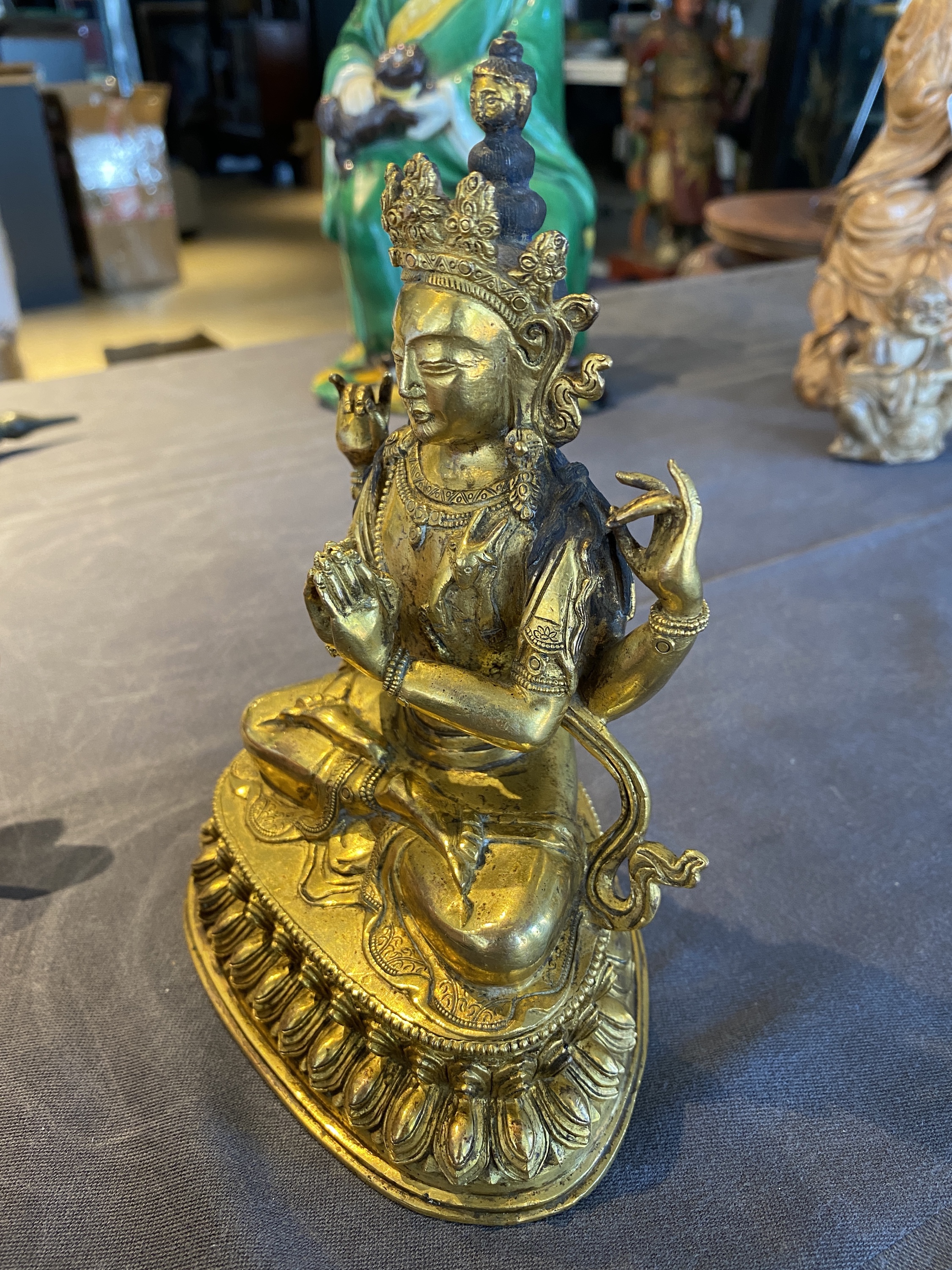 A Chinese gilt bronze figure of Avalokitesvara, Yongzheng mark and of the period - Image 13 of 27