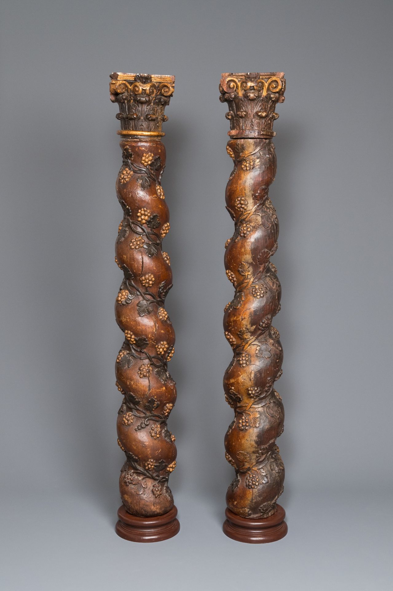 A pair of patinated wooden 'grapevine' columns, 18th C. - Image 4 of 6