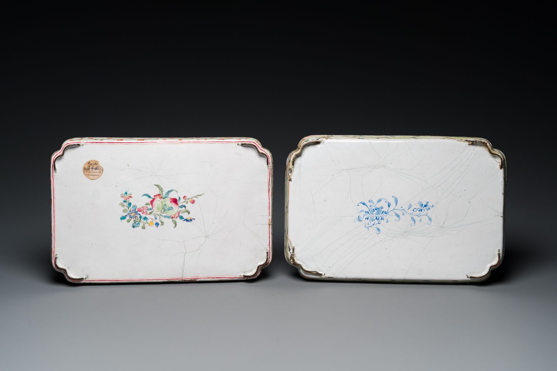 Two Chinese rectangular Canton enamel trays, Yongzheng/Qianlong - Image 4 of 11