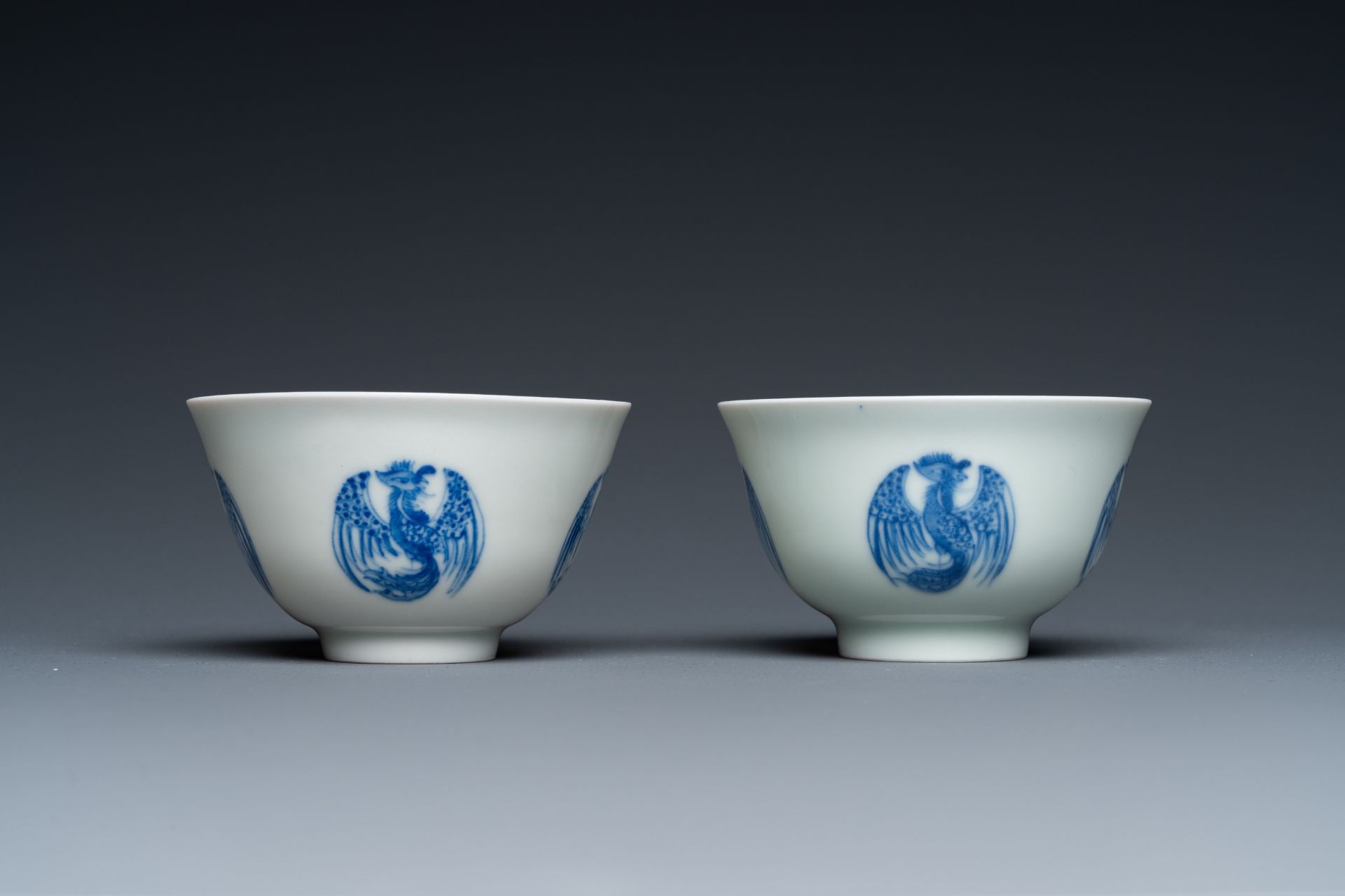 A pair of Chinese blue and white cups, Daoguang mark, 19/20th C. - Image 5 of 17