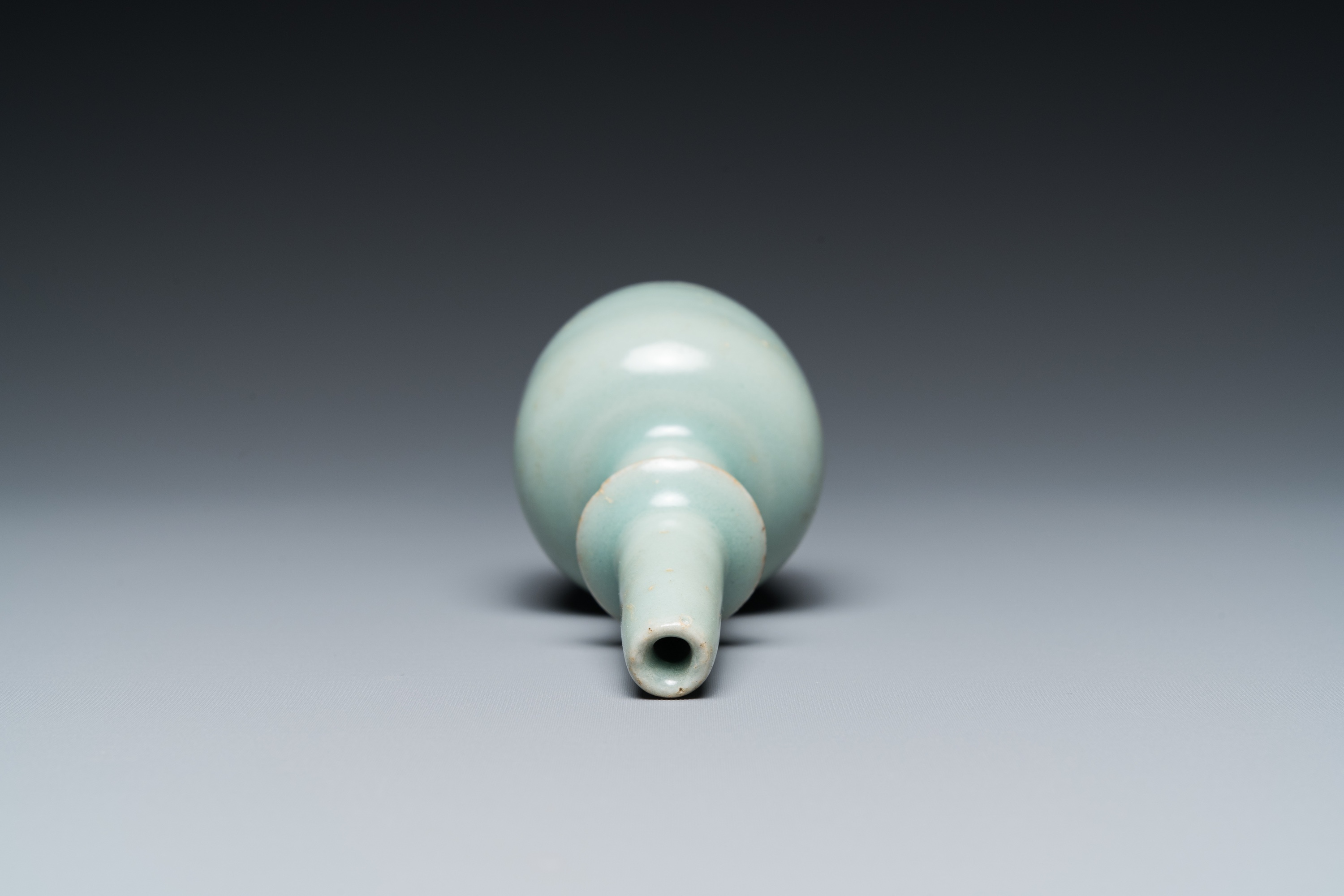 A Chinese celadon-glazed miniature 'kundika' vase, Song/Yuan - Image 5 of 16