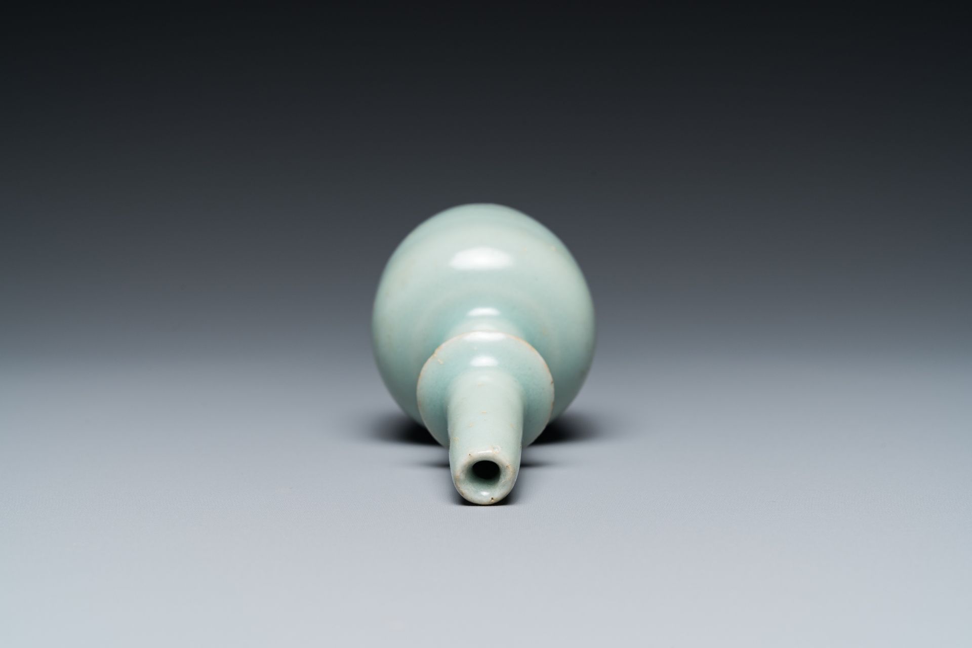 A Chinese celadon-glazed miniature 'kundika' vase, Song/Yuan - Image 5 of 16