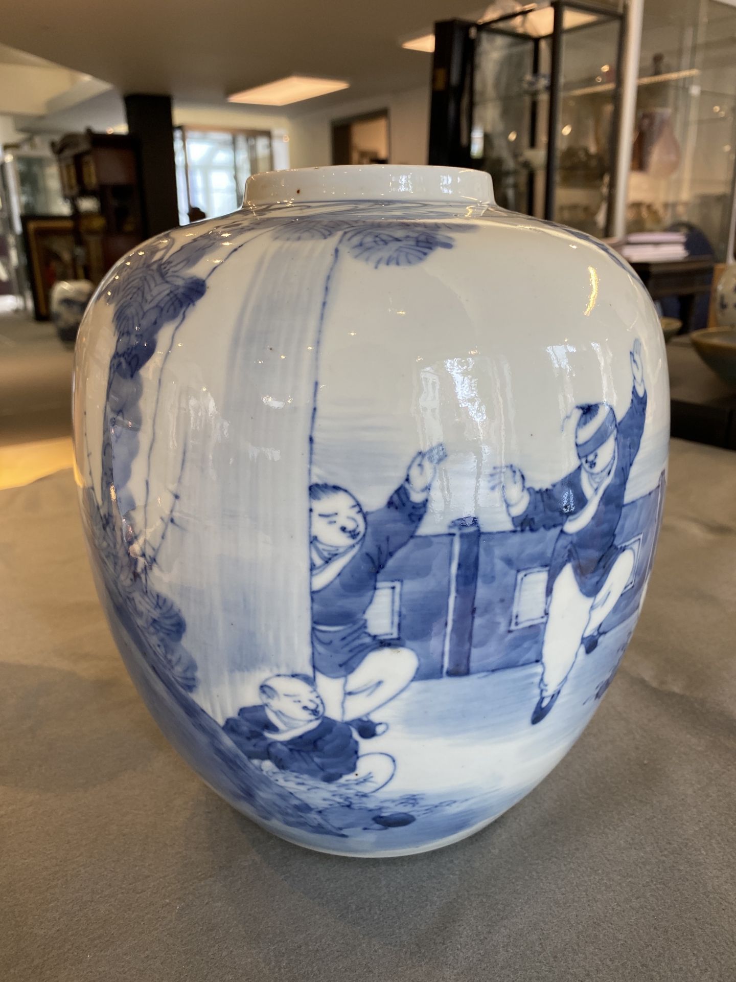 Three Chinese blue and white vases, 19th C. - Image 25 of 36