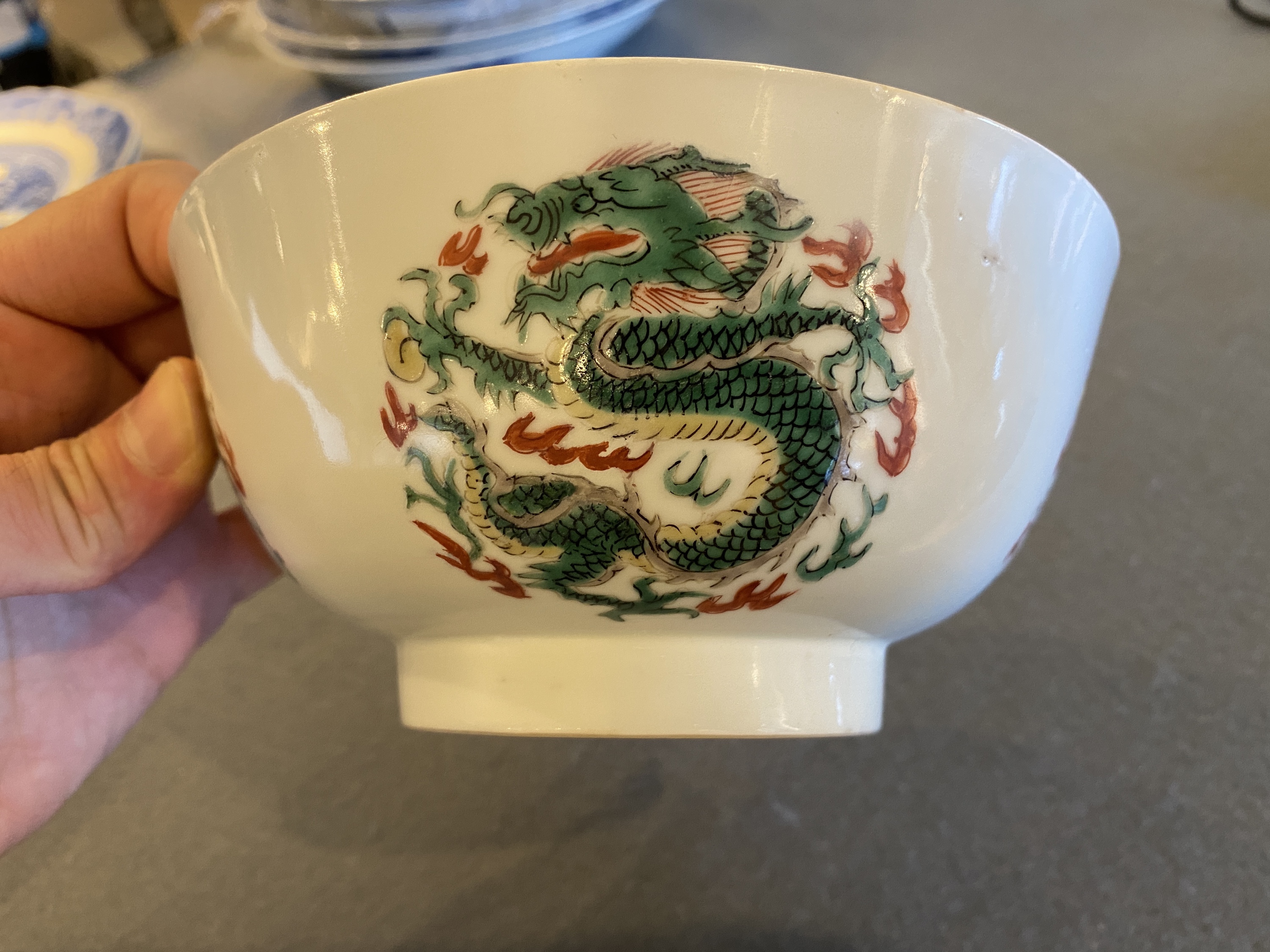 A rare Chinese famille verte 'dragon' bowl, Chenghua mark, Kangxi - Image 13 of 24