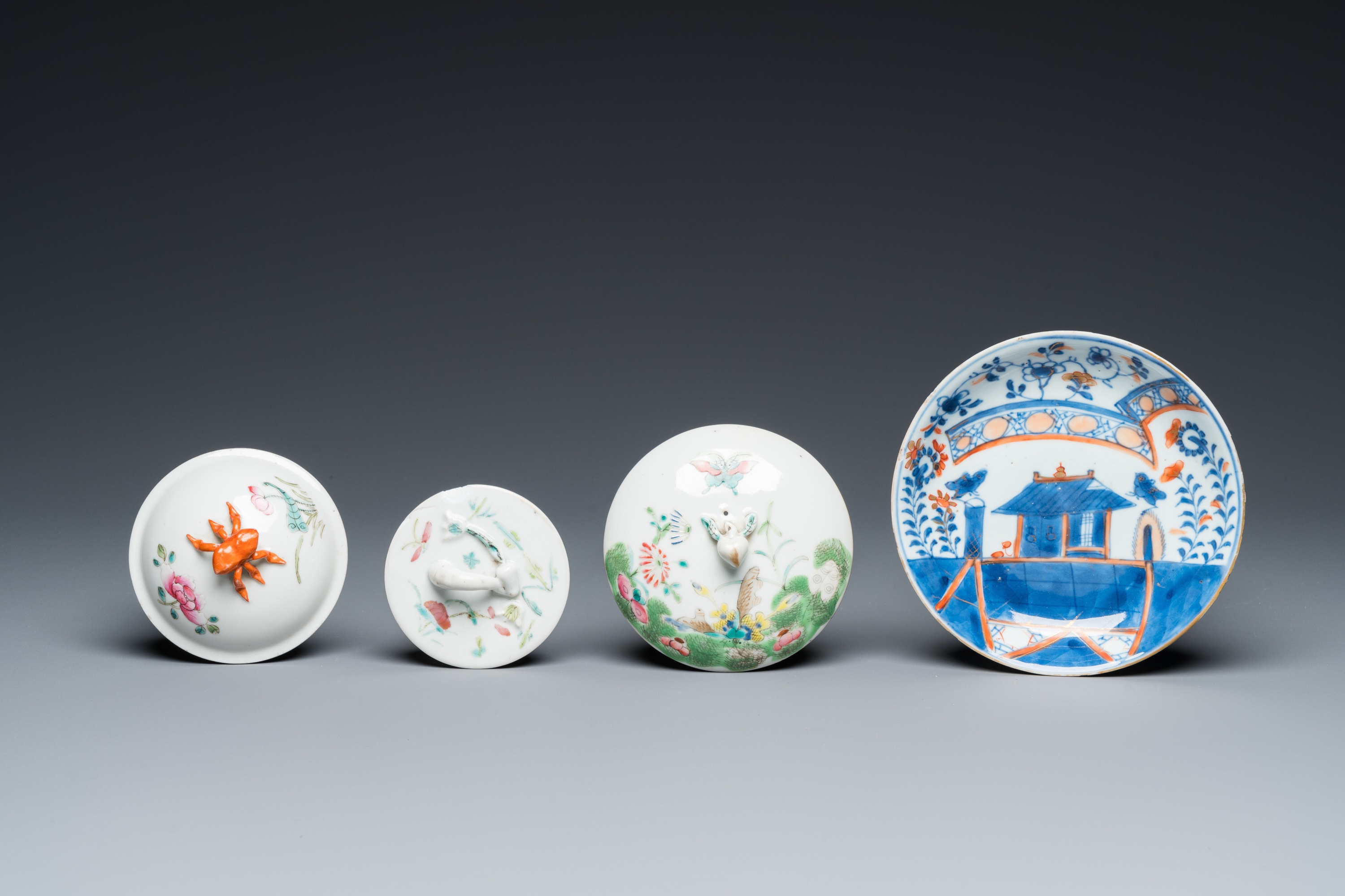 A varied collection of Chinese famille rose and monochrome wares, 18/20th C. - Image 8 of 15