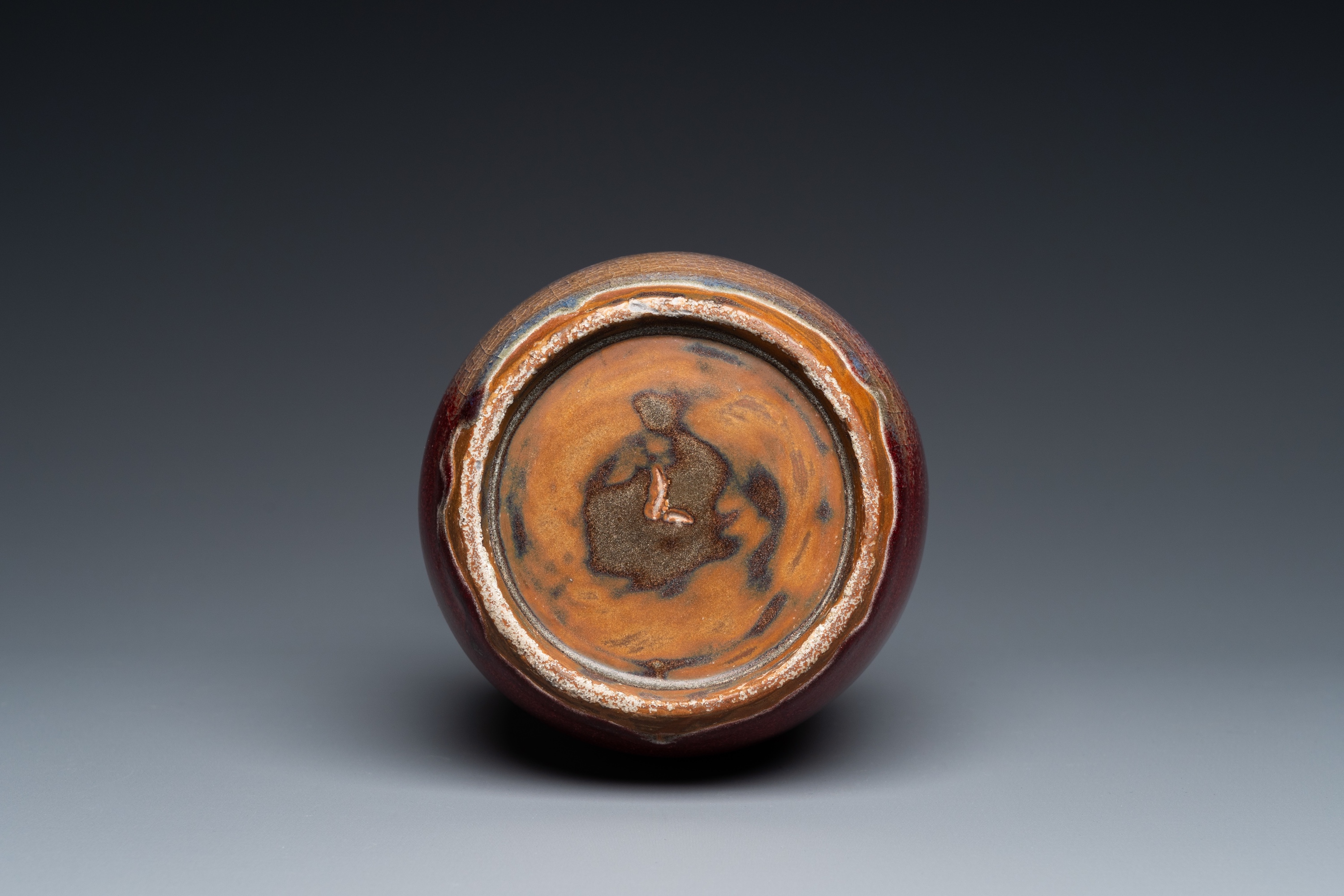 A Chinese flambŽ-glazed mallet-shaped vase, 19/20th C. - Image 6 of 11