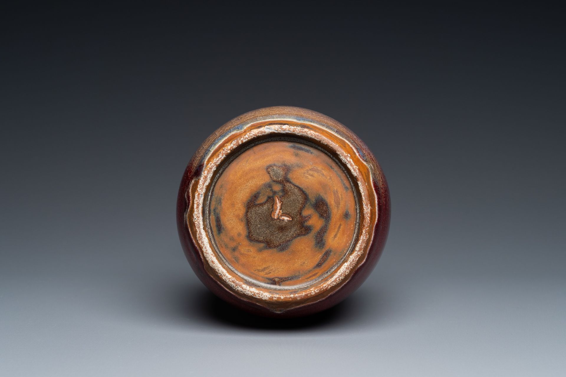 A Chinese flambŽ-glazed mallet-shaped vase, 19/20th C. - Image 6 of 11