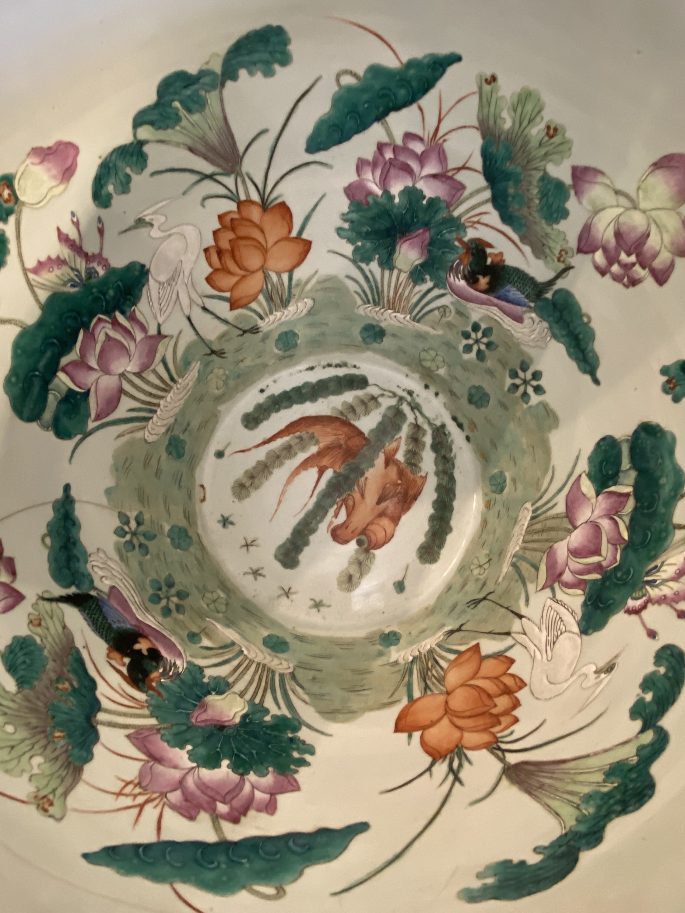 A large Chinese famille verte light blue-ground fish bowl, 19th C. - Image 13 of 28