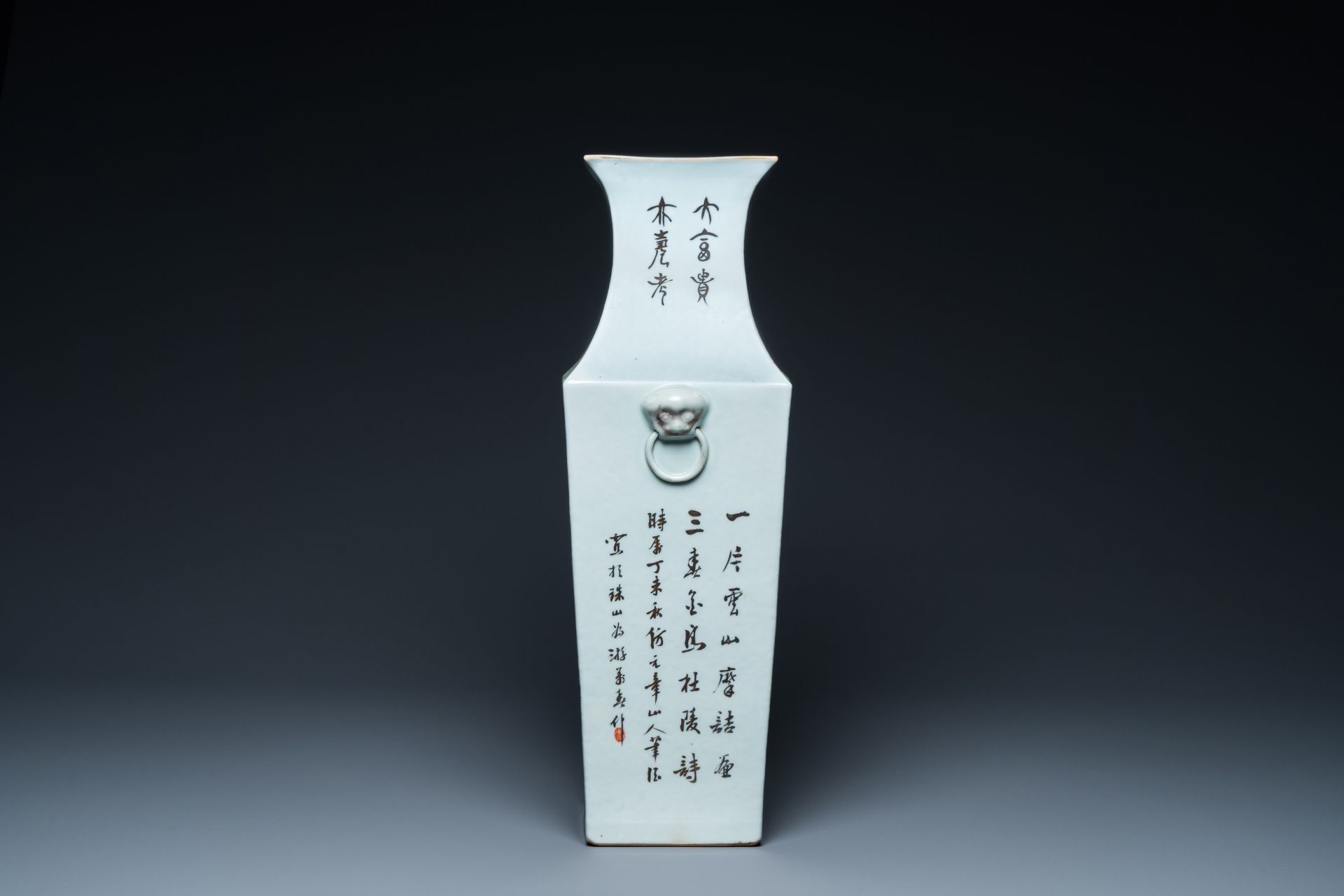 A square Chinese qianjiang cai vase, signed You Wanchun ___, 19/20th C. - Bild 6 aus 18