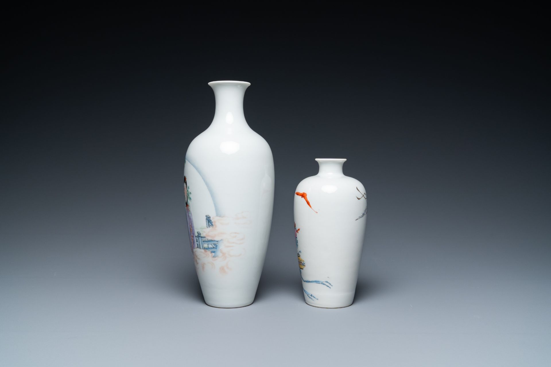 Two Chinese famille rose ÔladiesÕ vases, one with Qianlong mark, 20th C. - Bild 4 aus 23