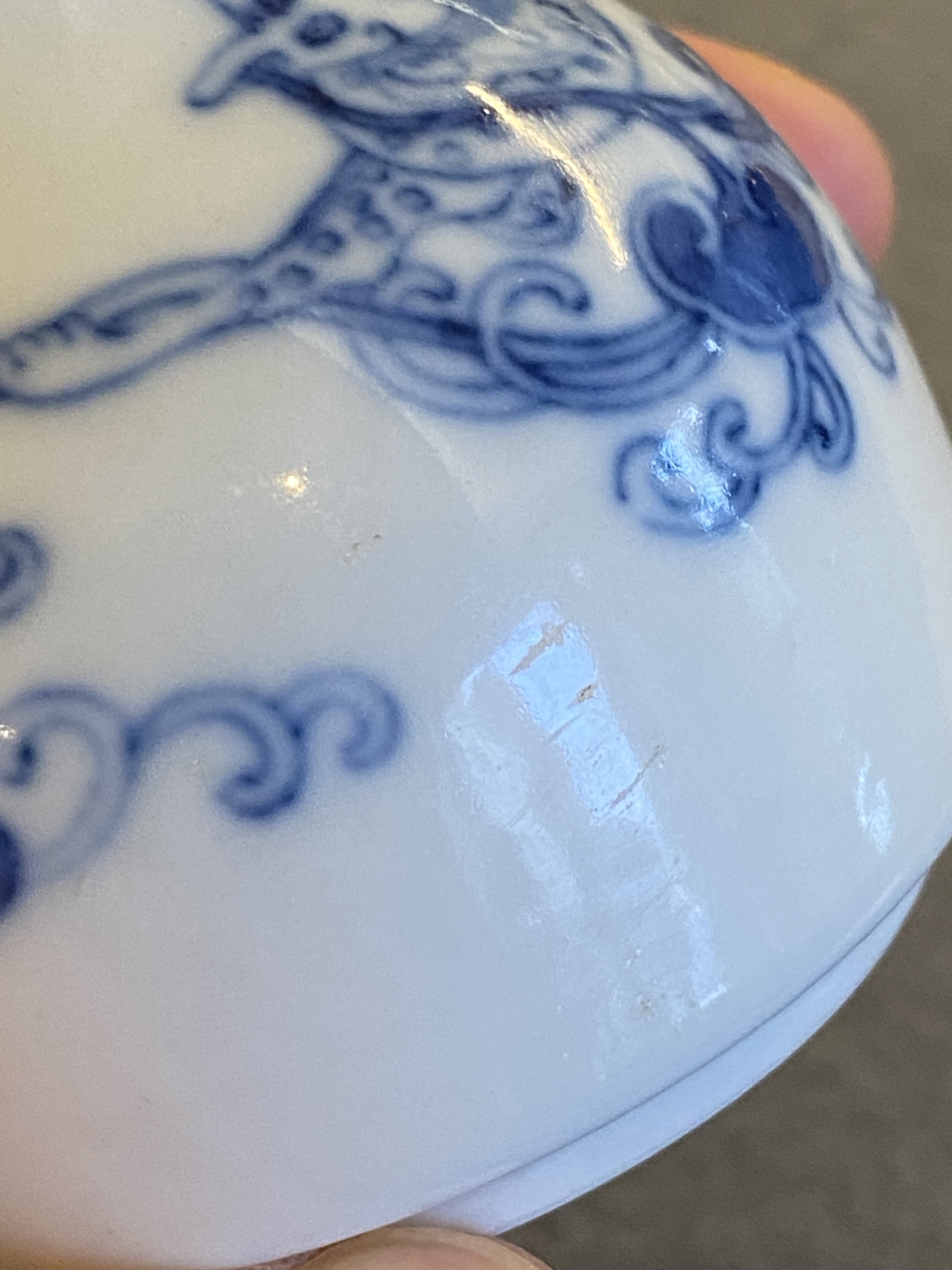 A small Chinese blue and white 'dragon' bottle vase, Yongzheng mark and possibly of the period - Image 27 of 29