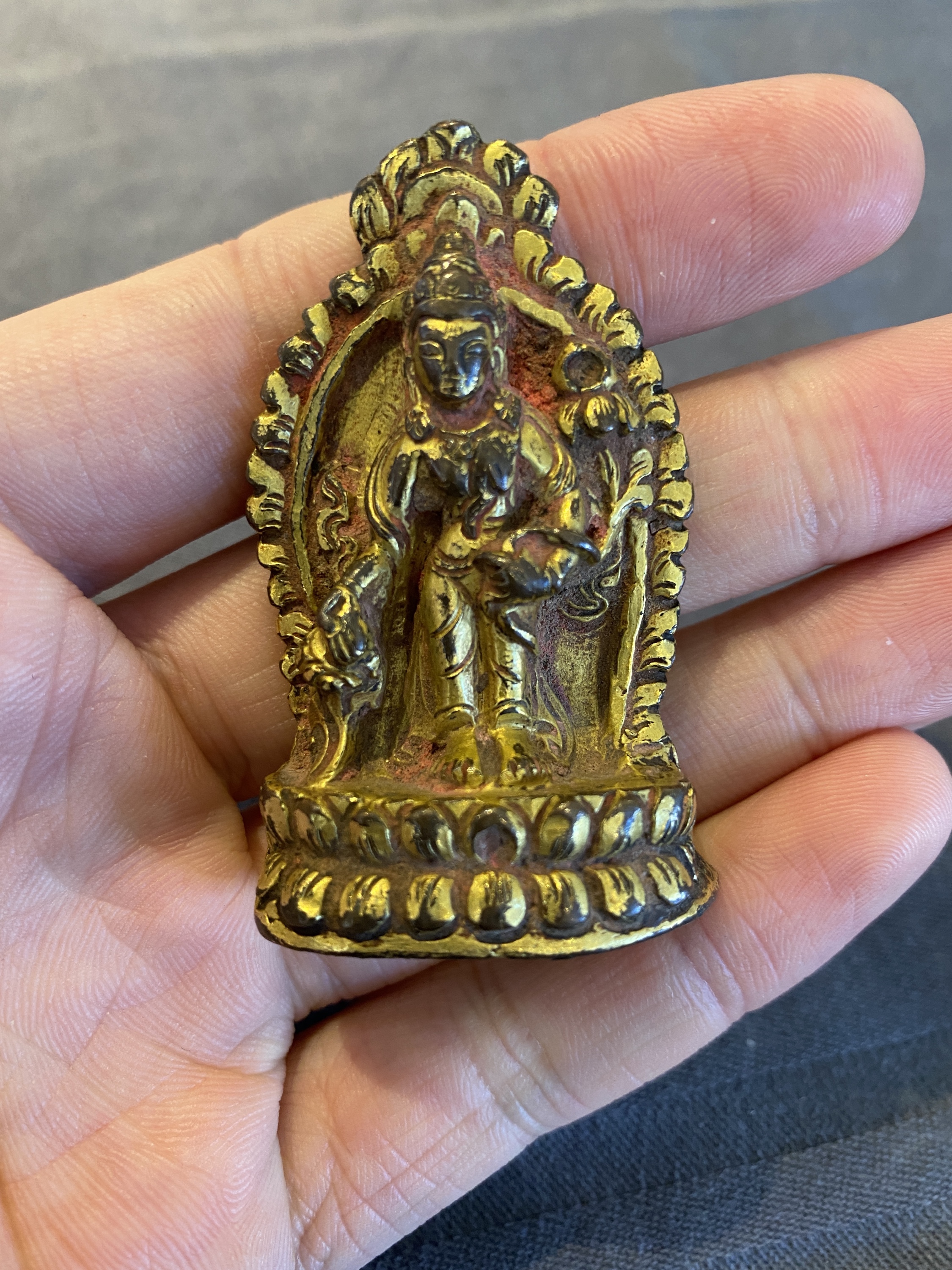 A lacquered gilt bronze miniature Buddha, Tibet or Nepal, 15/16th C. - Image 7 of 12
