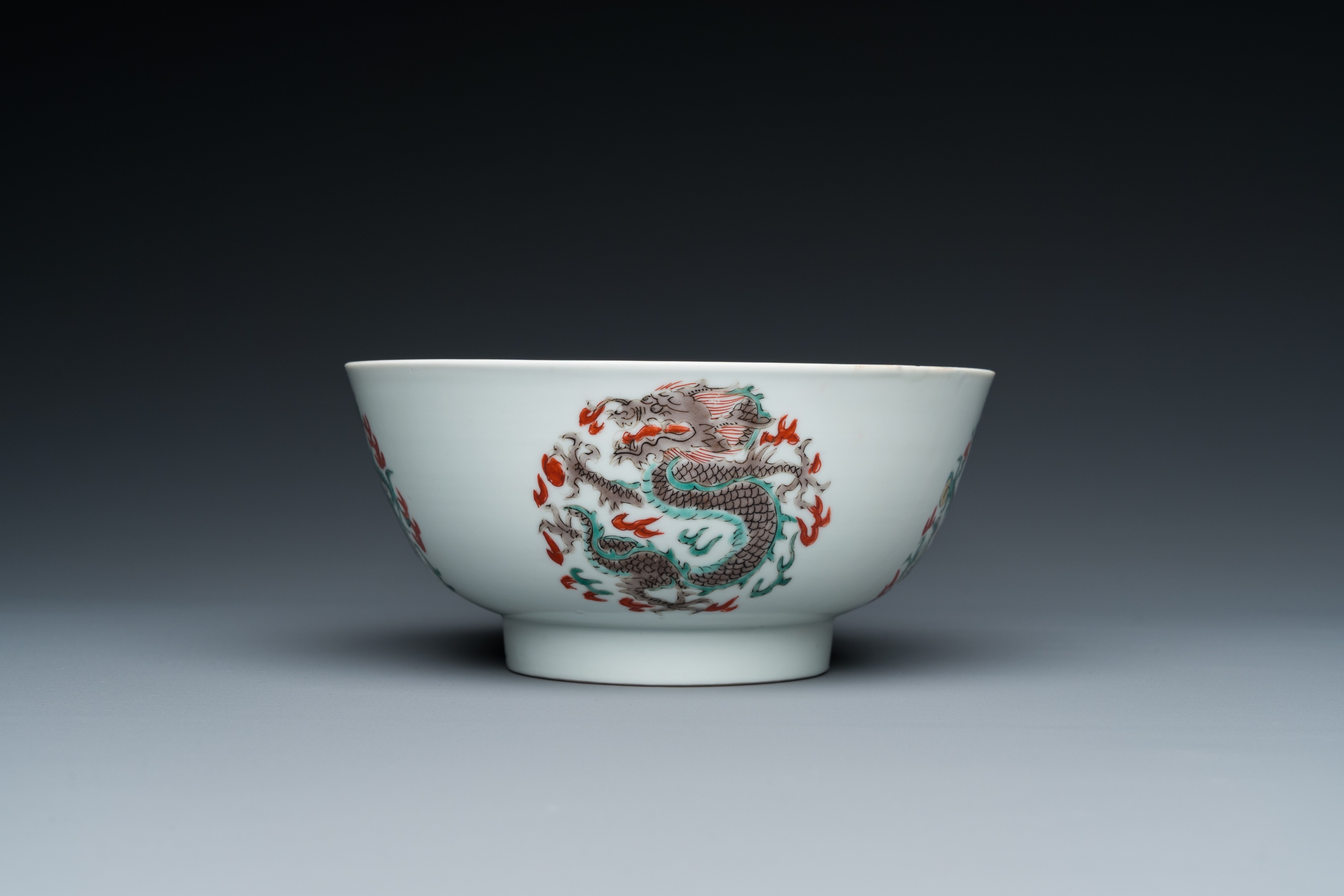 A rare Chinese famille verte 'dragon' bowl, Chenghua mark, Kangxi - Image 5 of 24