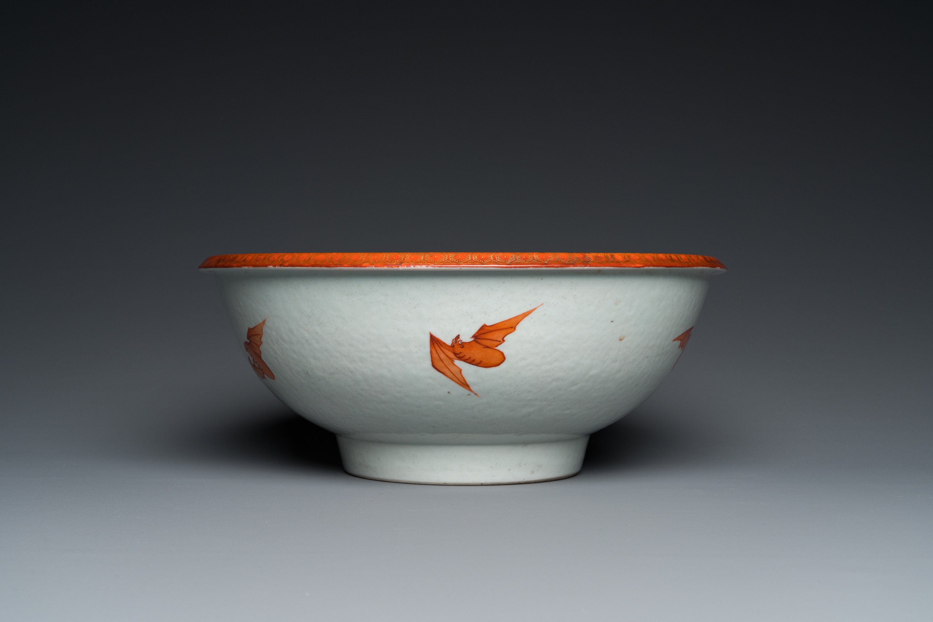 A Chinese famille rose 'five dragons' bowl, 19th C. - Image 3 of 7