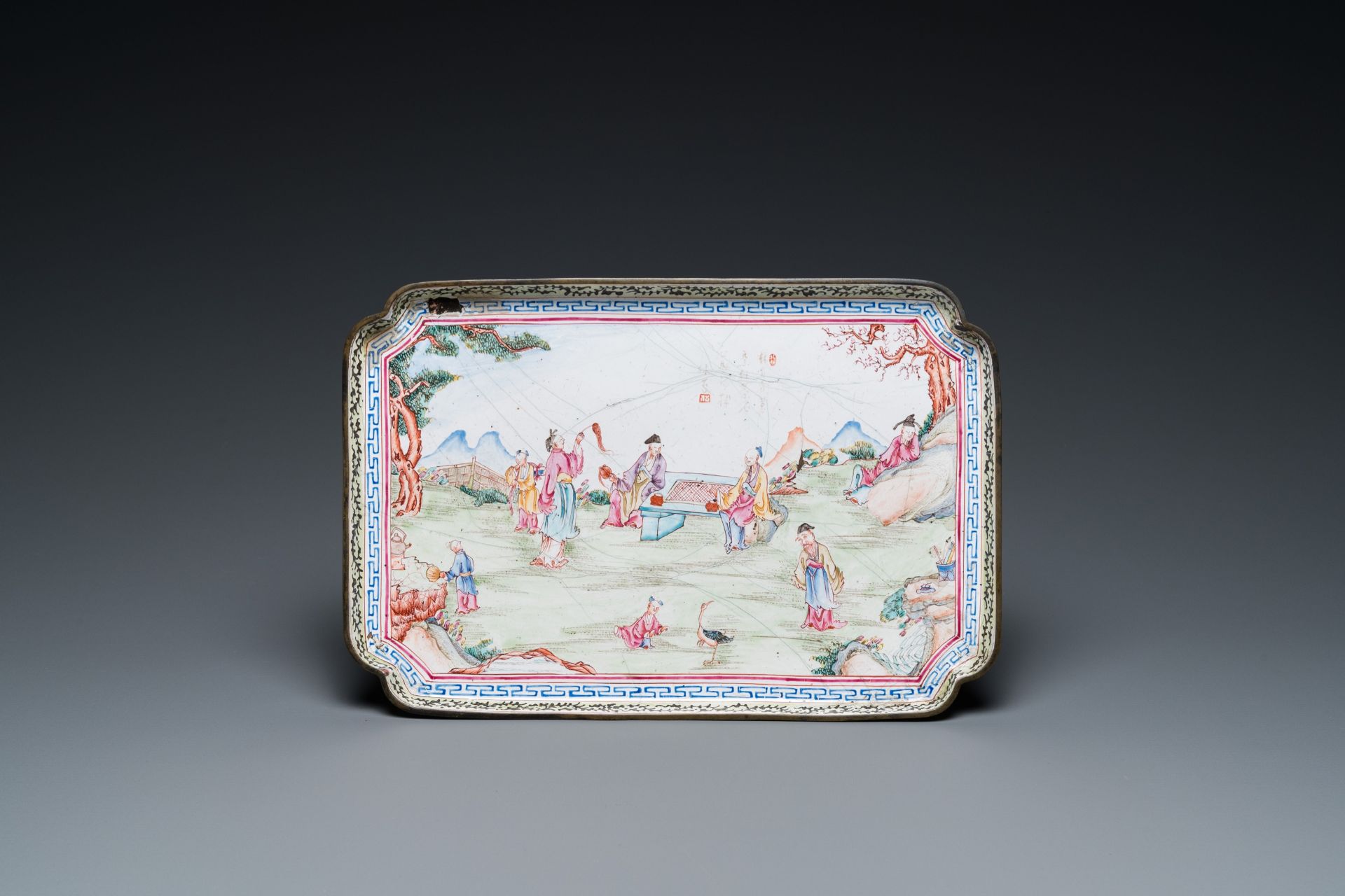 Two Chinese rectangular Canton enamel trays, Yongzheng/Qianlong - Image 7 of 11