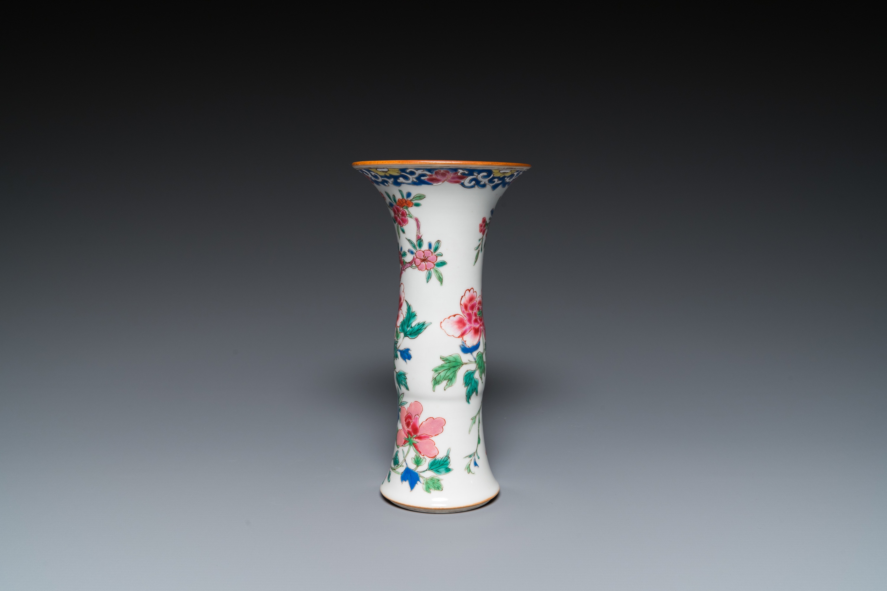 Two pairs of Chinese famille rose plates and a vase, Qianlong - Image 6 of 9