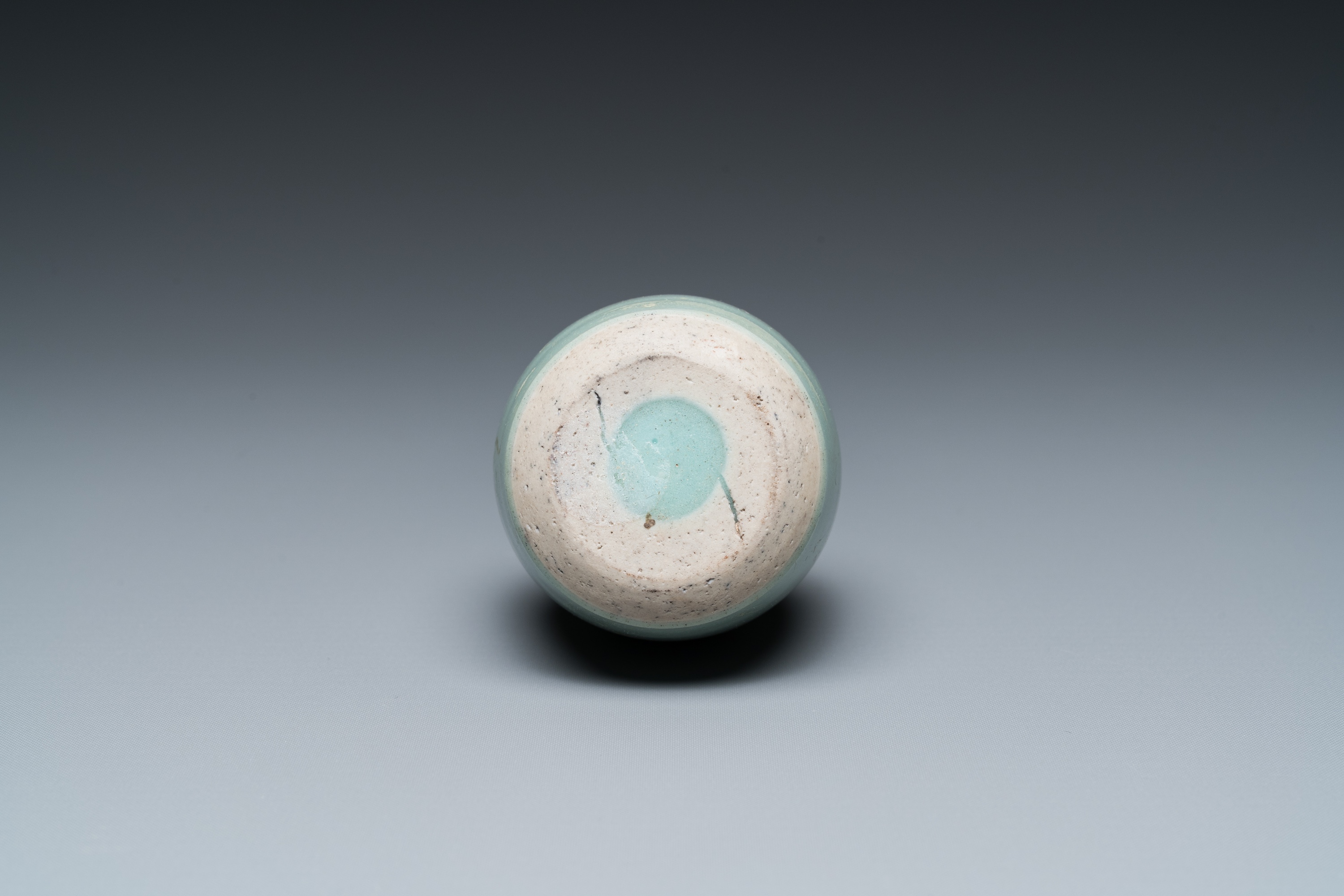 A Chinese celadon-glazed miniature 'kundika' vase, Song/Yuan - Image 6 of 16