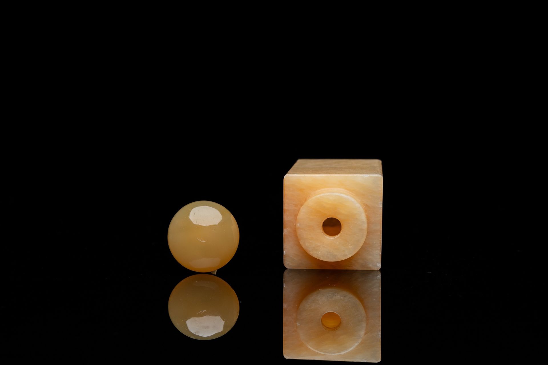 A square Chinese jellow jade snuff bottle, Qing - Image 6 of 15