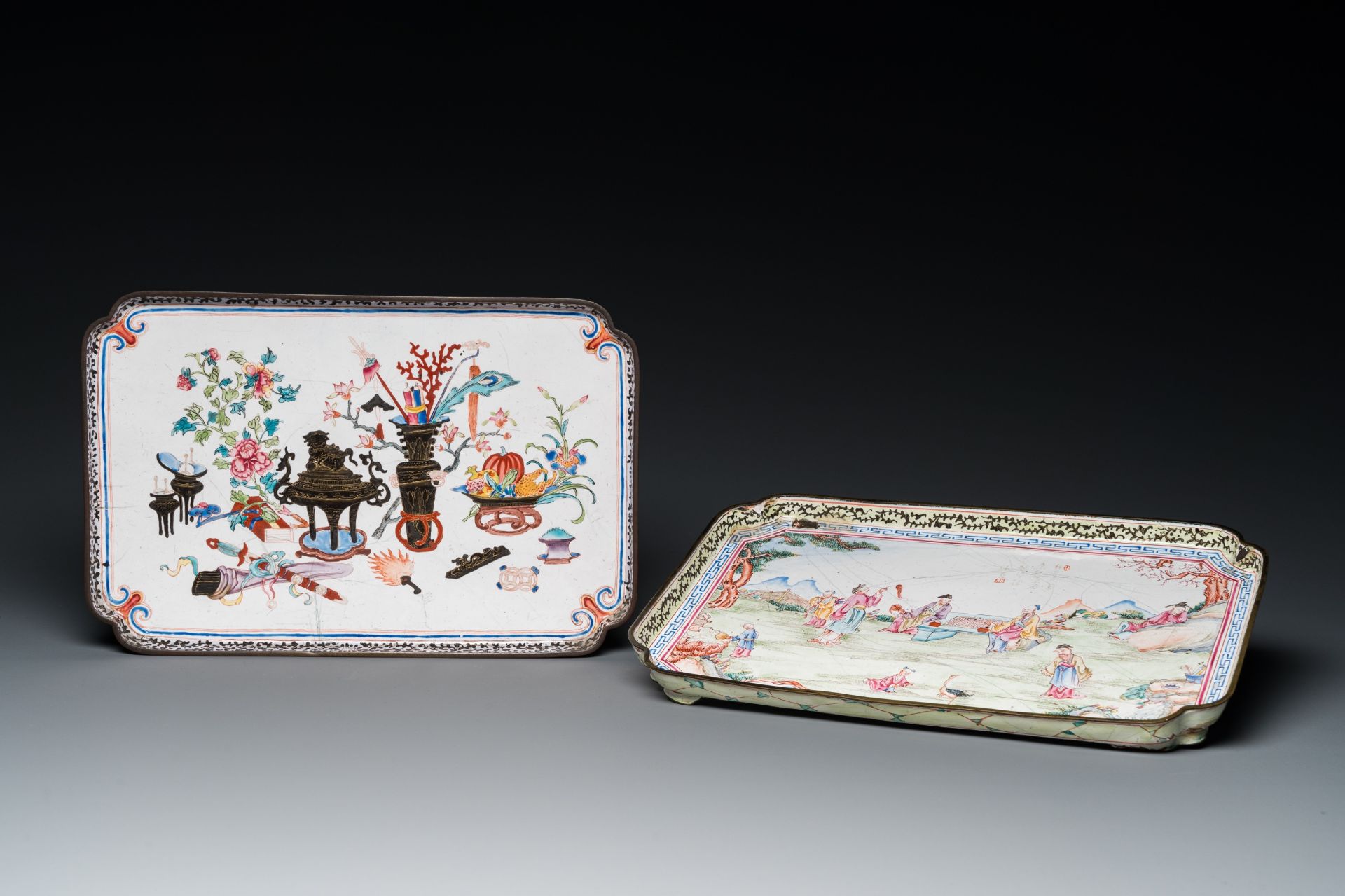 Two Chinese rectangular Canton enamel trays, Yongzheng/Qianlong - Image 2 of 11