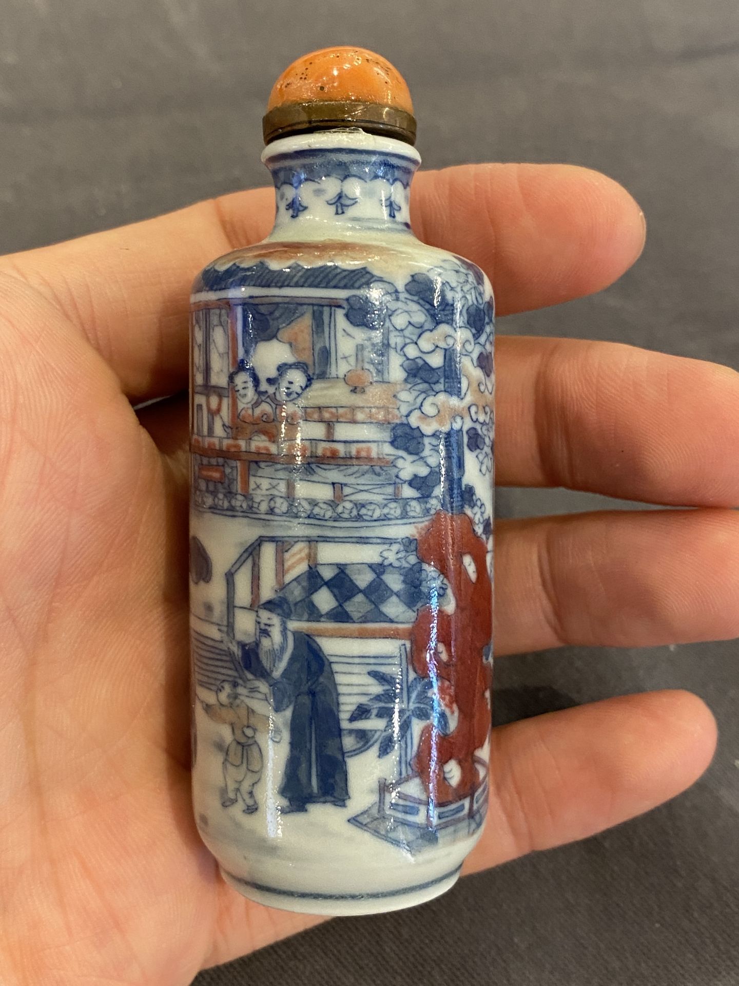 A Chinese blue, white and copper-red snuff bottle, 19th C. - Image 7 of 16