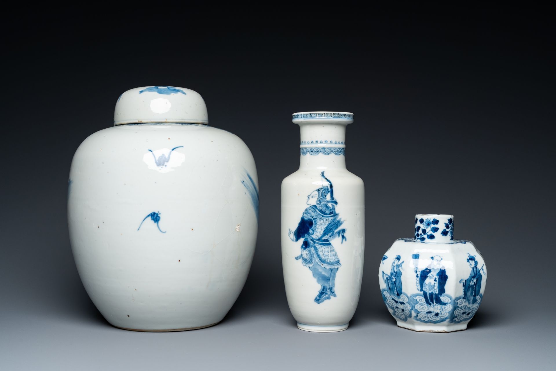 Three Chinese blue and white vases, 19th C. - Image 4 of 36