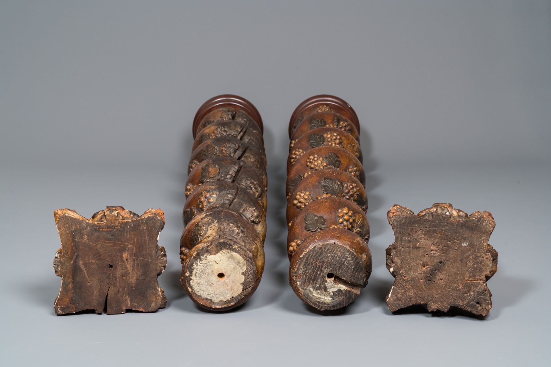 A pair of patinated wooden 'grapevine' columns, 18th C. - Image 5 of 6