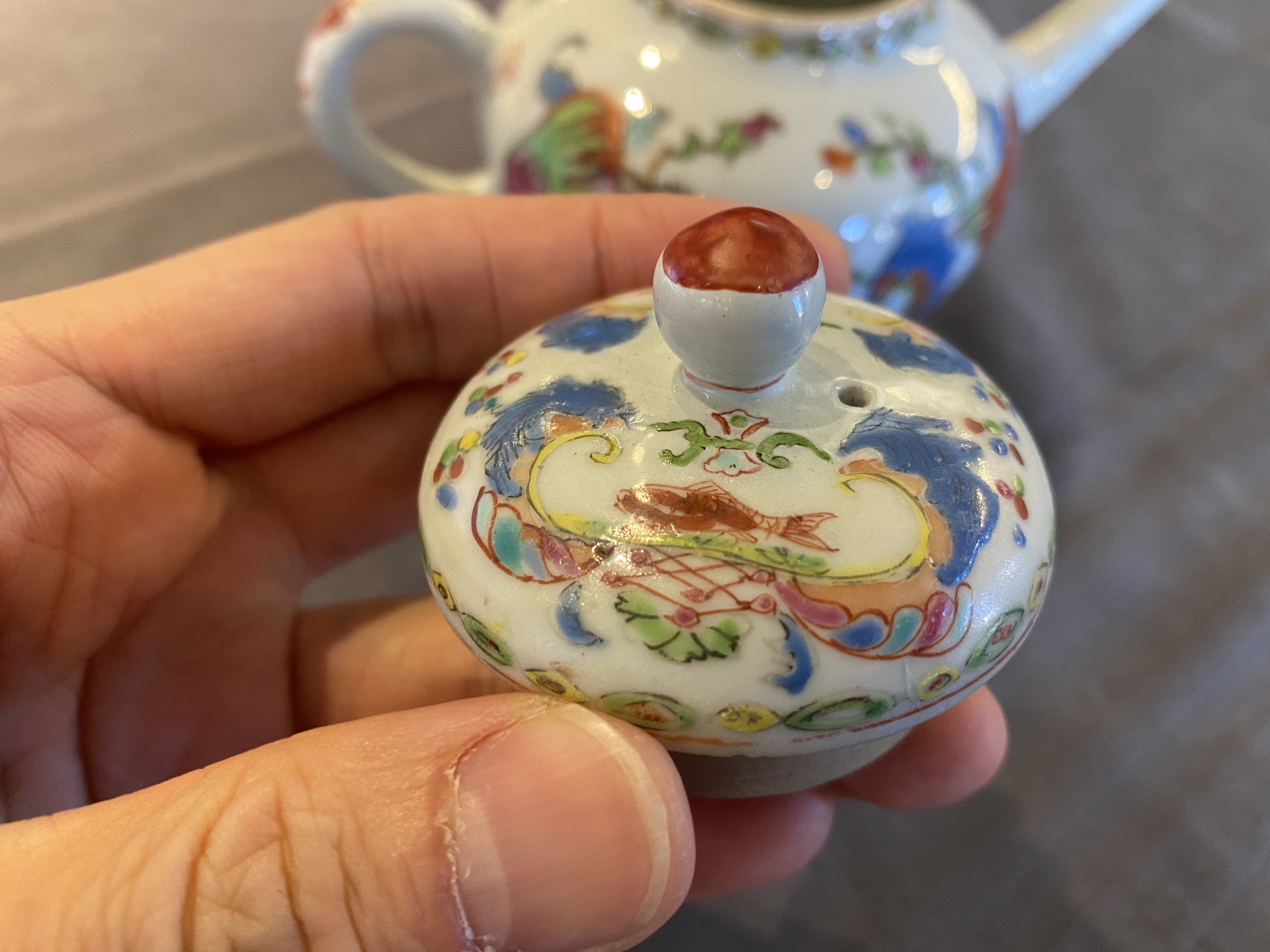 A Chinese famille rose 'Pompadour' teapot and cover, Qianlong - Image 16 of 32