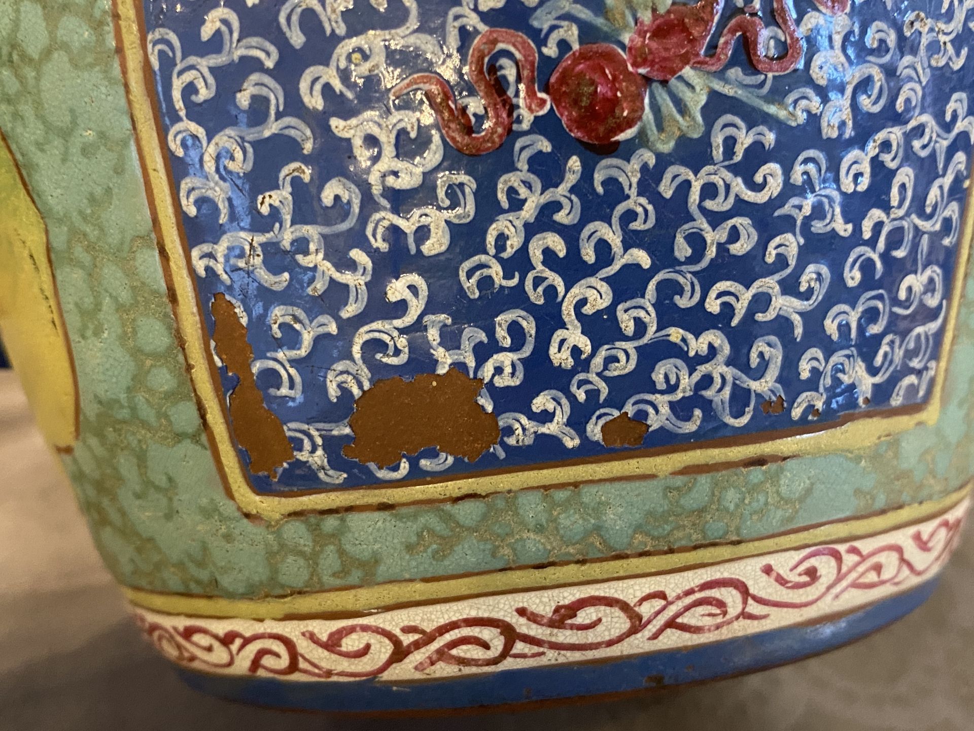 A Chinese enamelled Yixing stoneware teapot and cover, 19th C. - Image 23 of 23