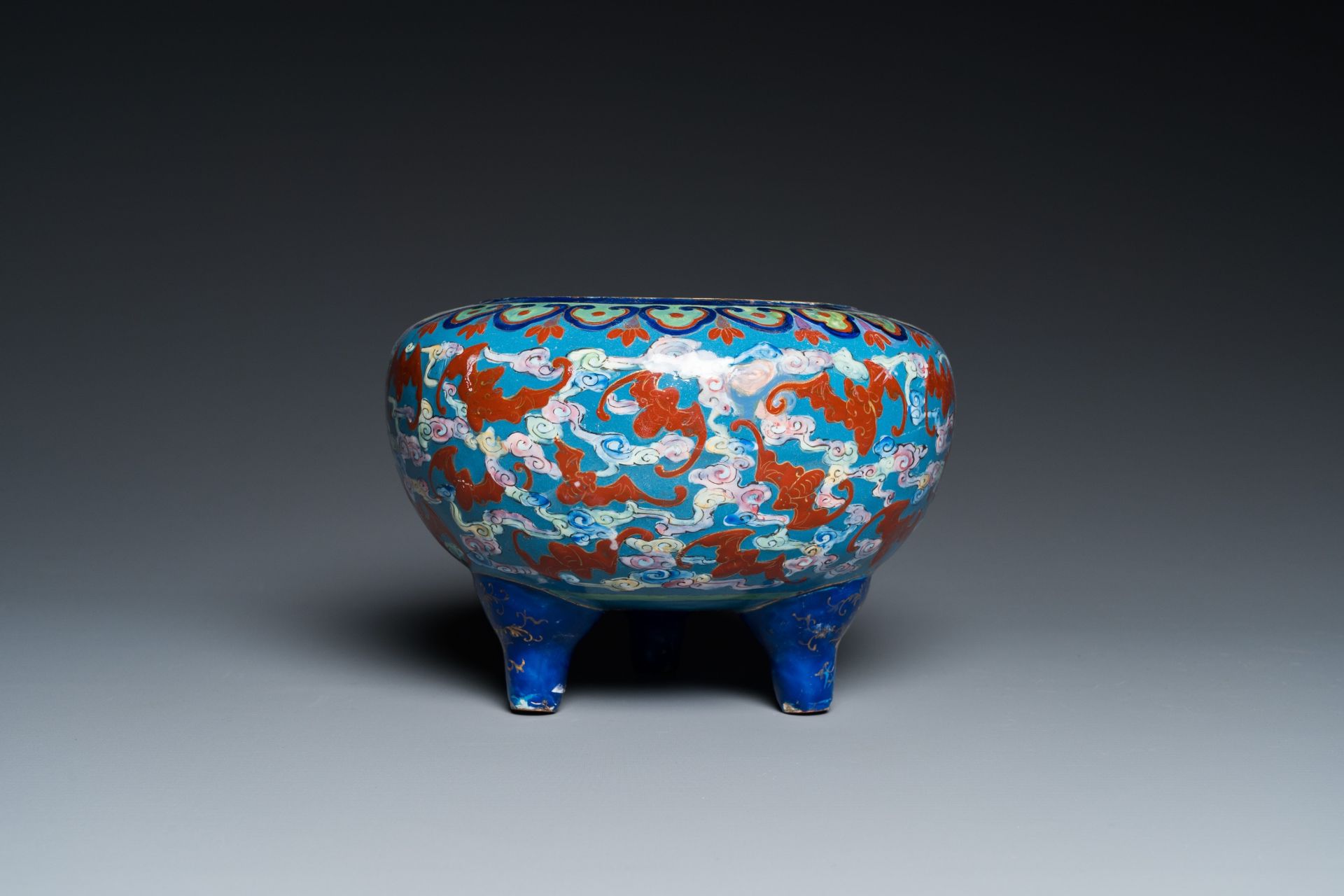 A Chinese blue-ground Canton enamel dish and a censer, Yongzheng/Qianlong - Image 6 of 9