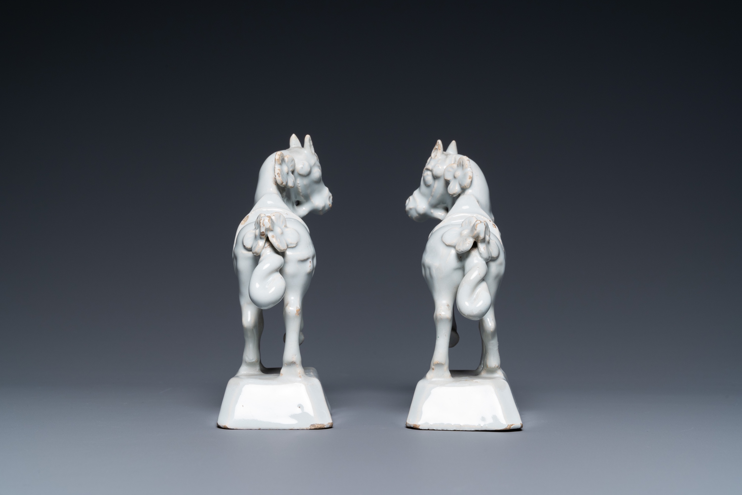 A pair of white Dutch Delft horses, 18th C. - Image 5 of 7