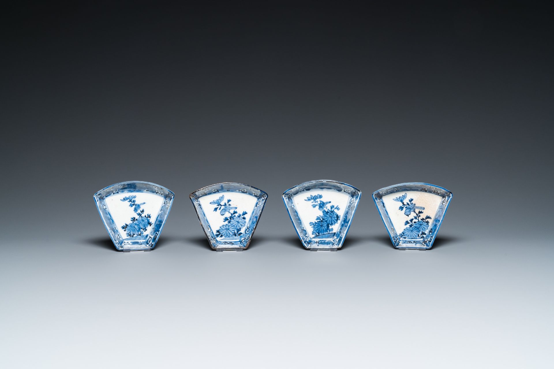 A blue and white Japanese Arita nine-piece sweetmeat set in its original lacquer box, Edo, 17/18th C - Image 14 of 14