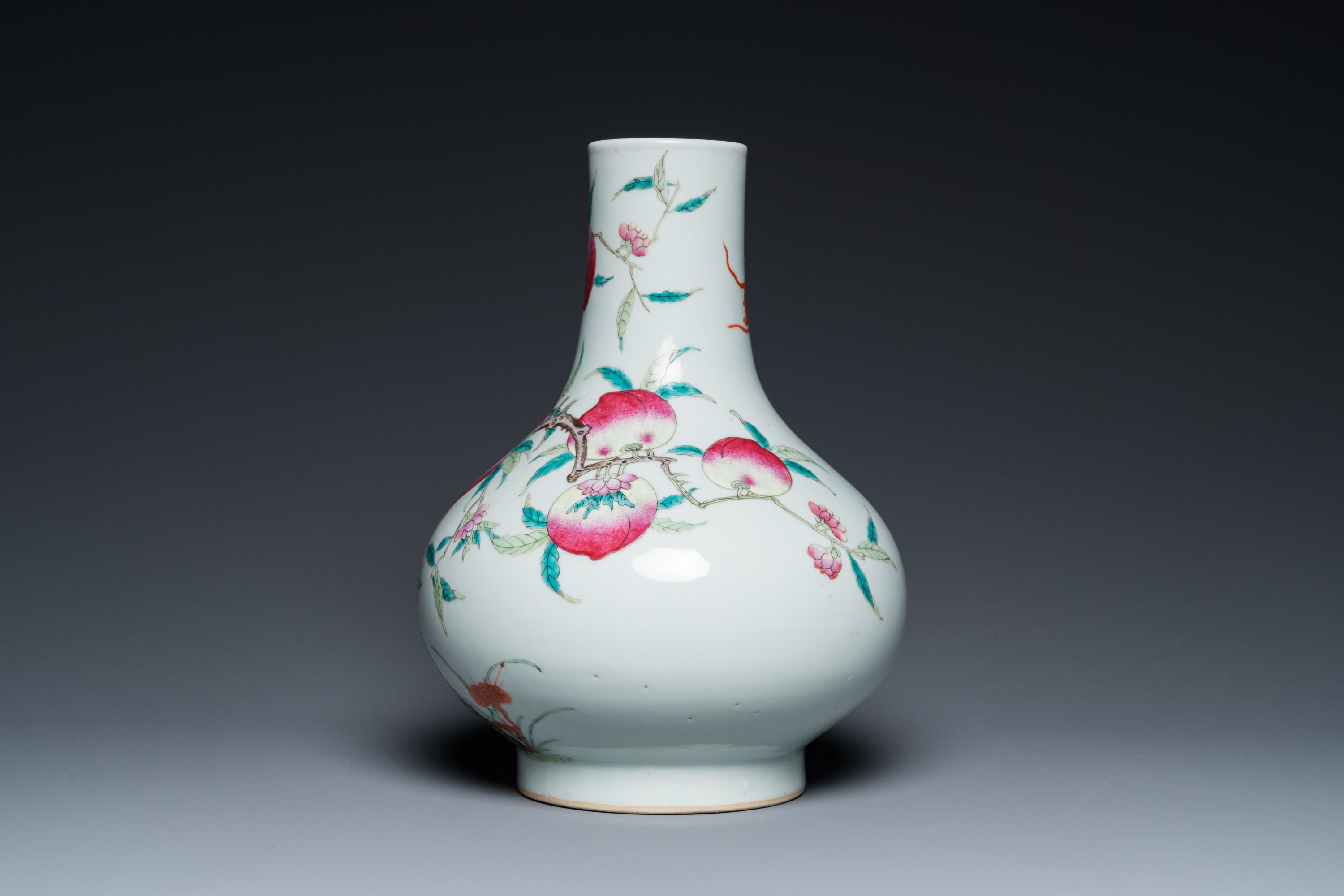 A Chinese famille rose 'nine peaches' bottle vase, 19th C. - Image 2 of 18