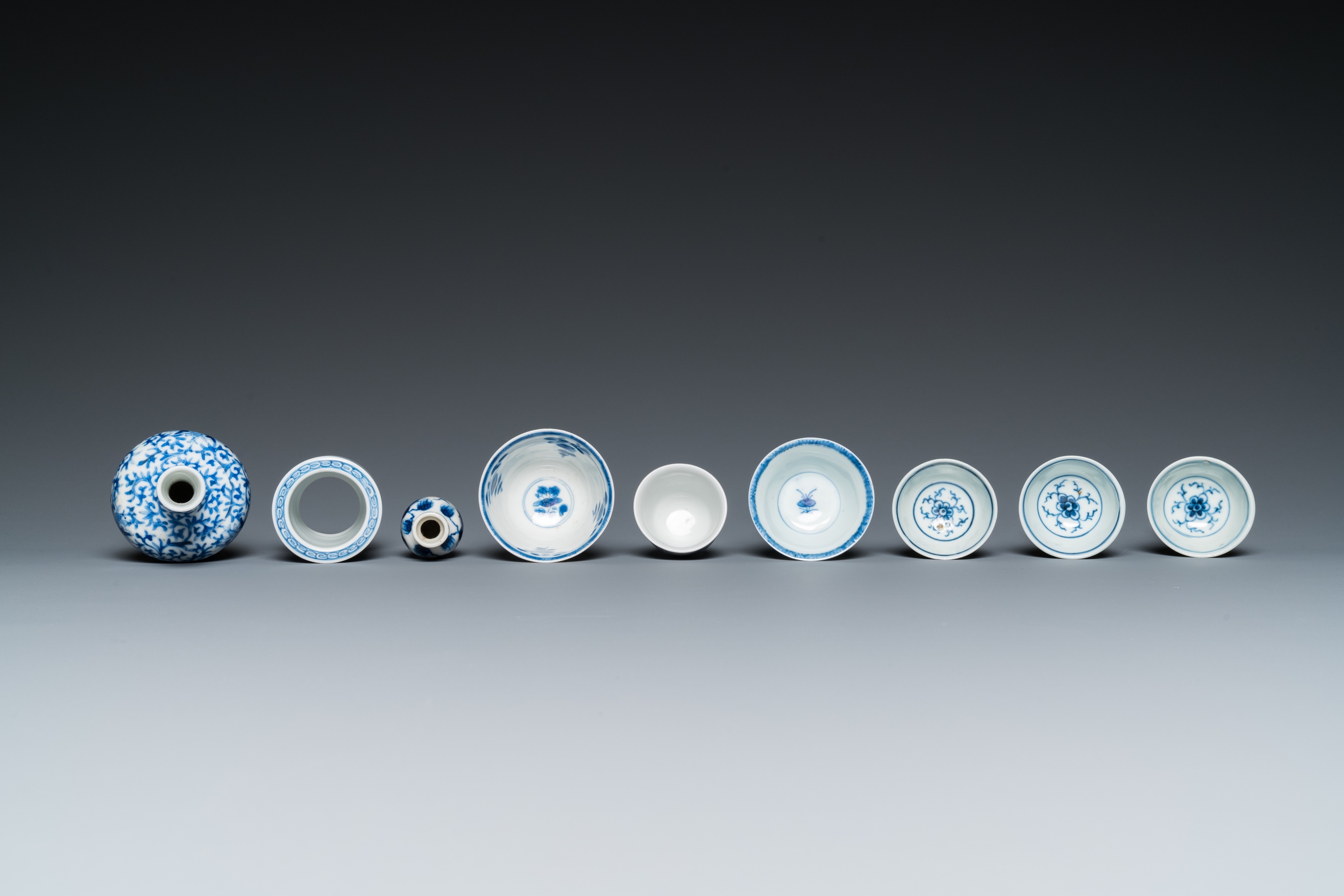 A varied collection of Chinese blue and white porcelain, Kangxi and later - Image 9 of 9