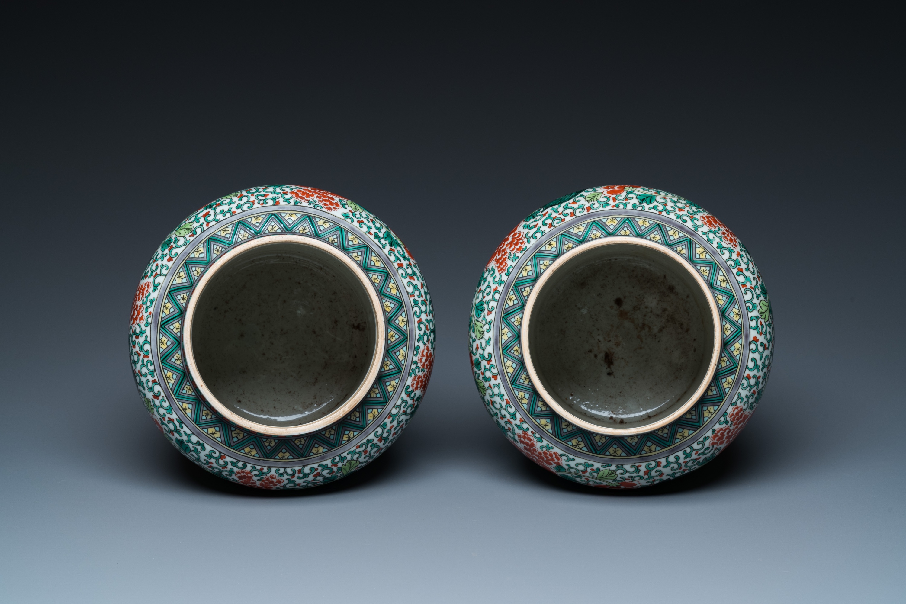 A pair of Chinese famille verte 'Buddhist lions' vases, 19th C. - Image 5 of 16