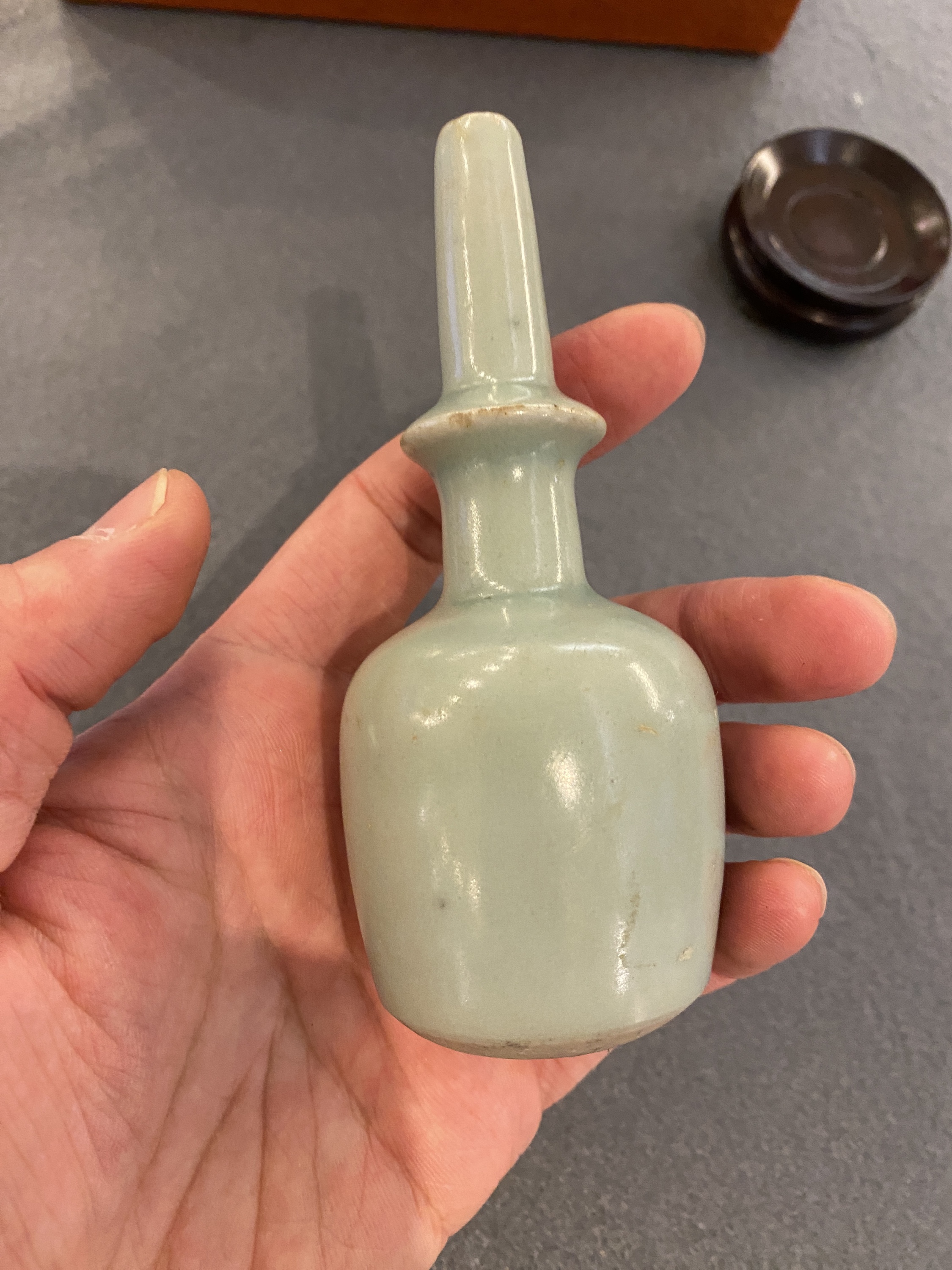 A Chinese celadon-glazed miniature 'kundika' vase, Song/Yuan - Image 10 of 16
