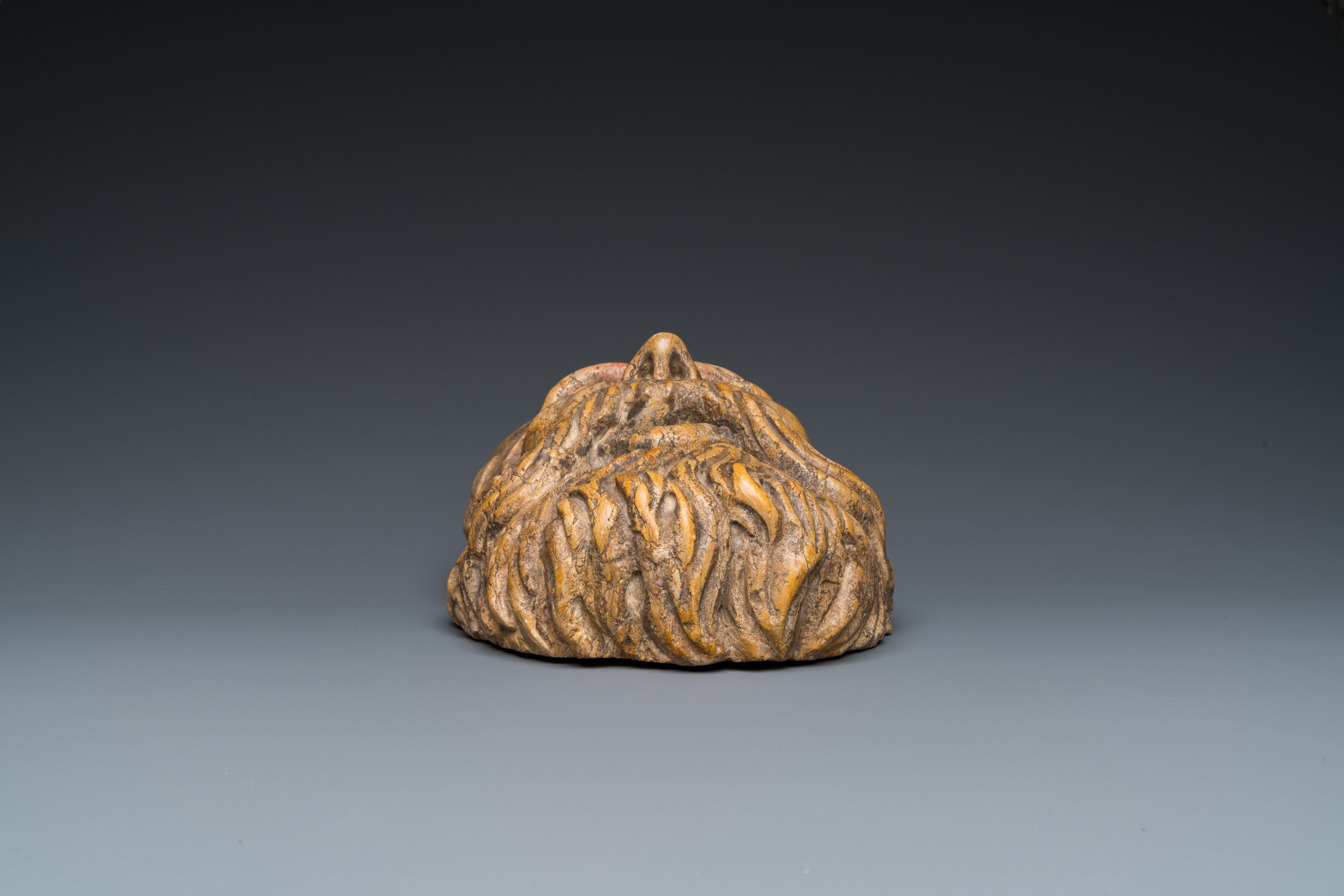 An Italian red marble 'Neptune' fountain head, 17/18th C. - Image 4 of 6