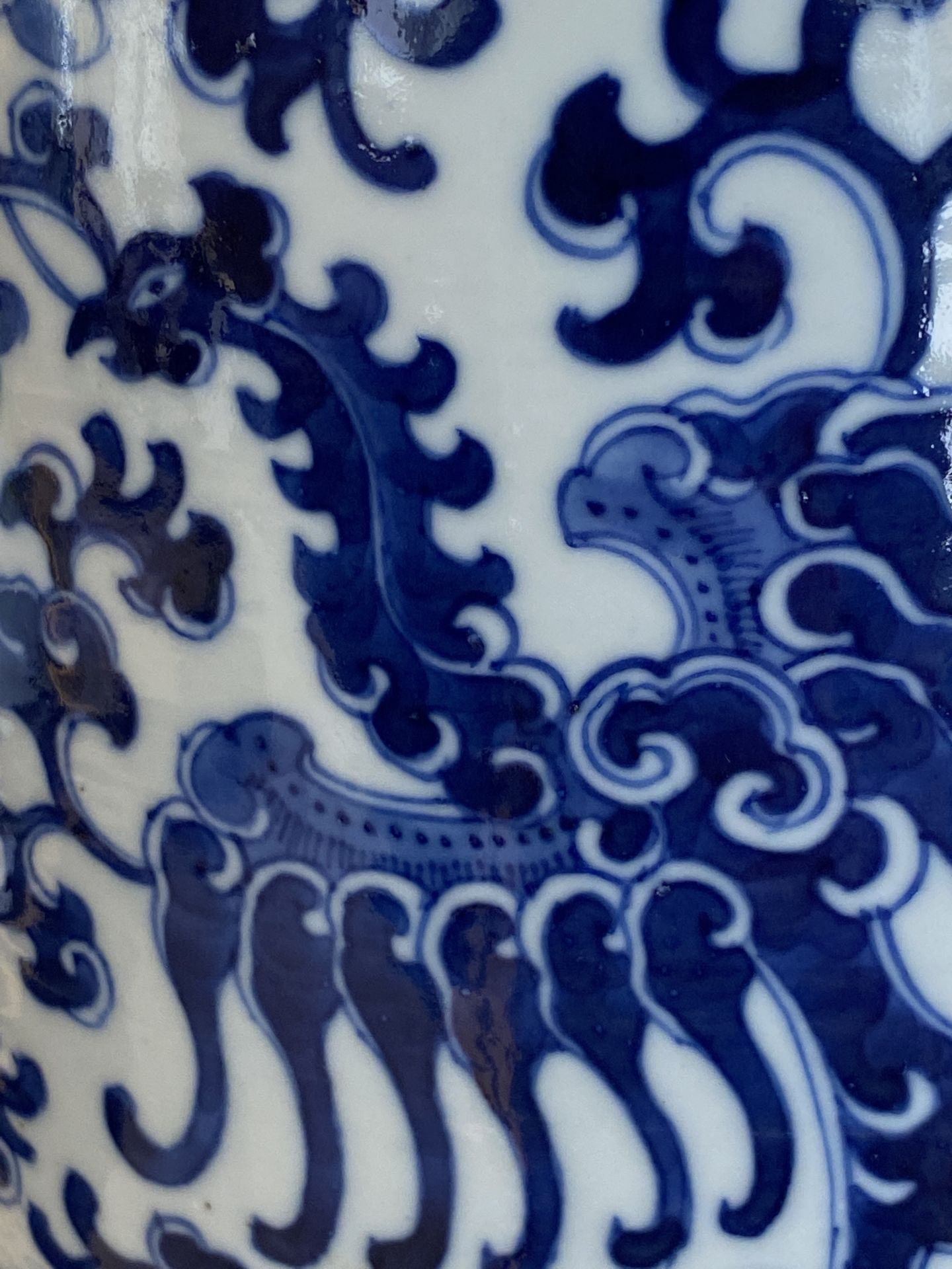 A pair of Chinese blue and white 'phoenix' vases, Kangxi mark, 19th C. - Image 23 of 30